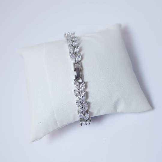 Swarovski Crystal Gleaming Leaflet Bridal Ensemble Diamond/Crystal Necklace, Bridal Necklace Set, Bridal Jewelry, Statement Necklace