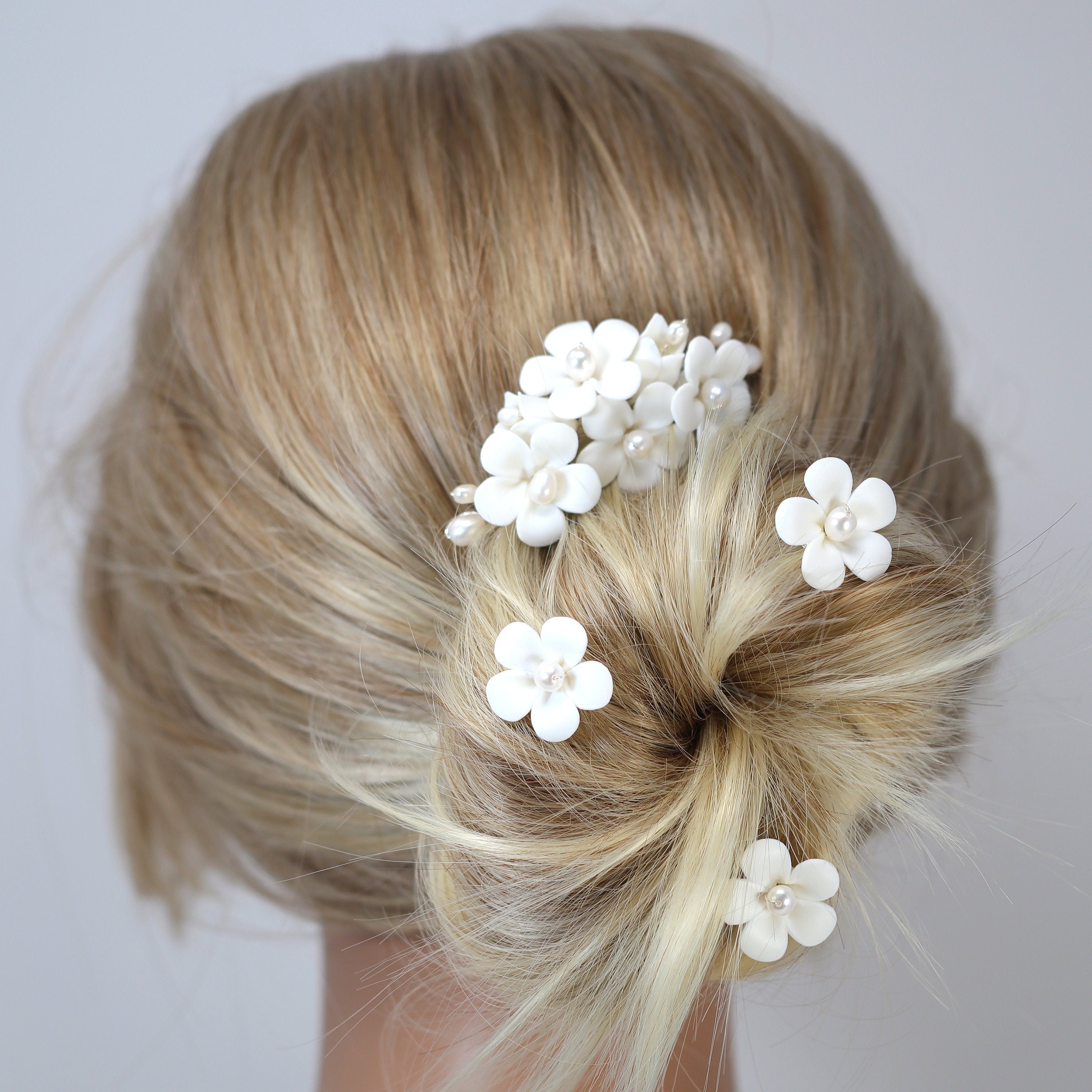 Porcelain White Flower Pop Out Natural Pearl Earrings, Bridal Jewelry, Stud Bridal Earrings, Ceramic Statement Earrings, Bridesmaid Earring.