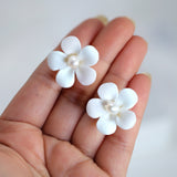 Porcelain White Flower Pop Out Natural Pearl Earrings, Bridal Jewelry, Stud Bridal Earrings, Ceramic Statement Earrings, Bridesmaid Earring.