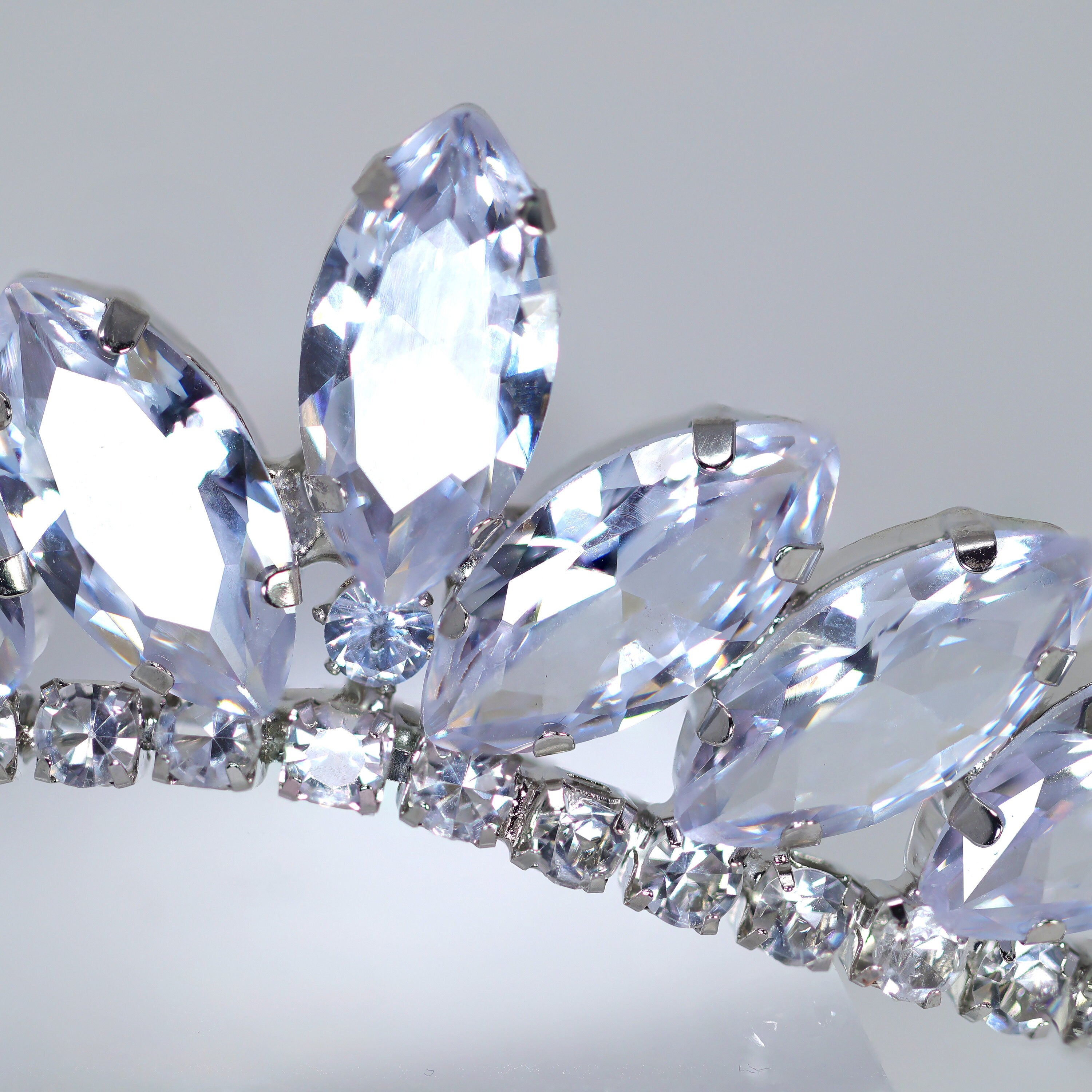 Swarovski wedding Dainty Leaves tiara, bridal crown tiara, Leaves wedding tiara, crystal bridal tiara, wedding crown, tiara bride