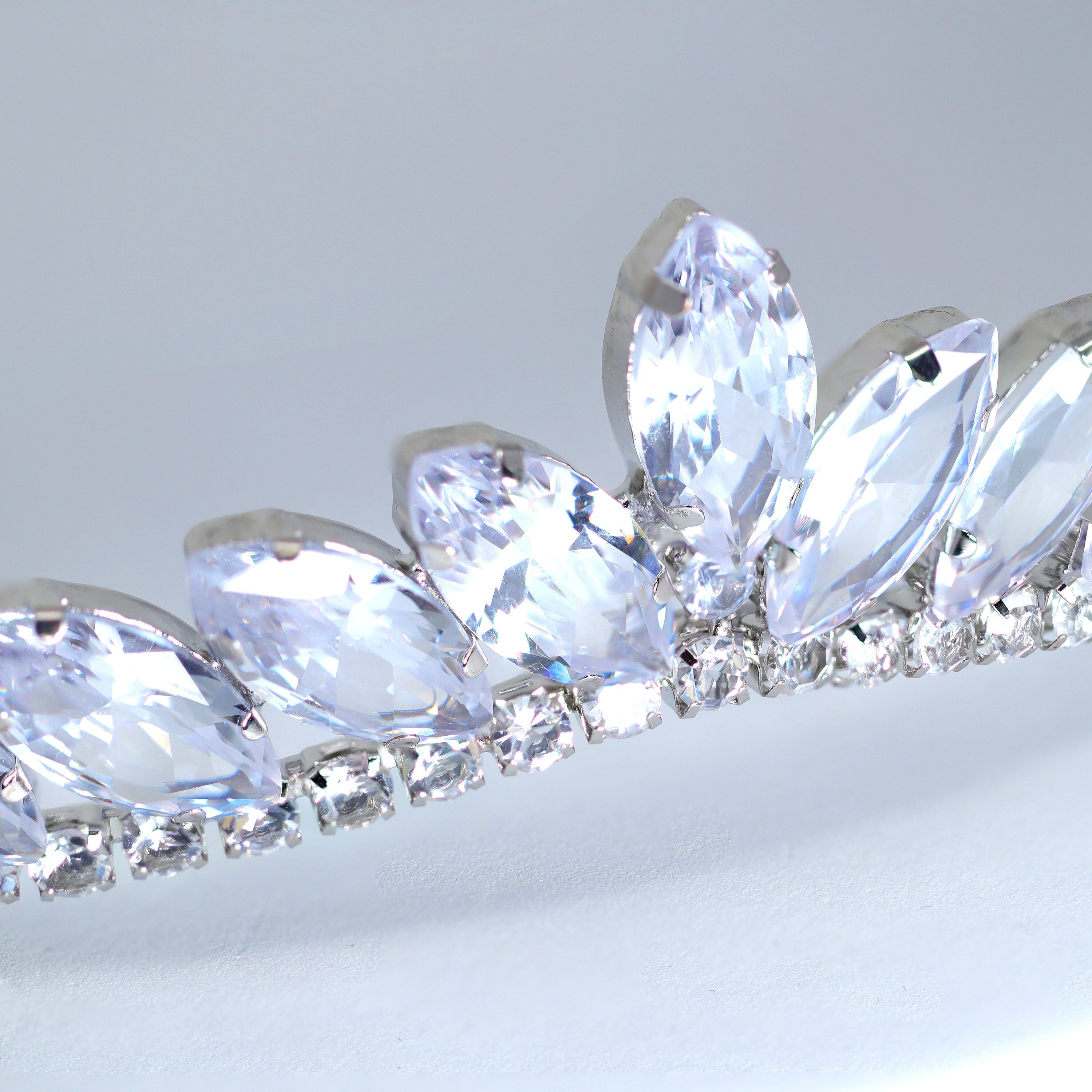 Swarovski wedding Dainty Leaves tiara, bridal crown tiara, Leaves wedding tiara, crystal bridal tiara, wedding crown, tiara bride