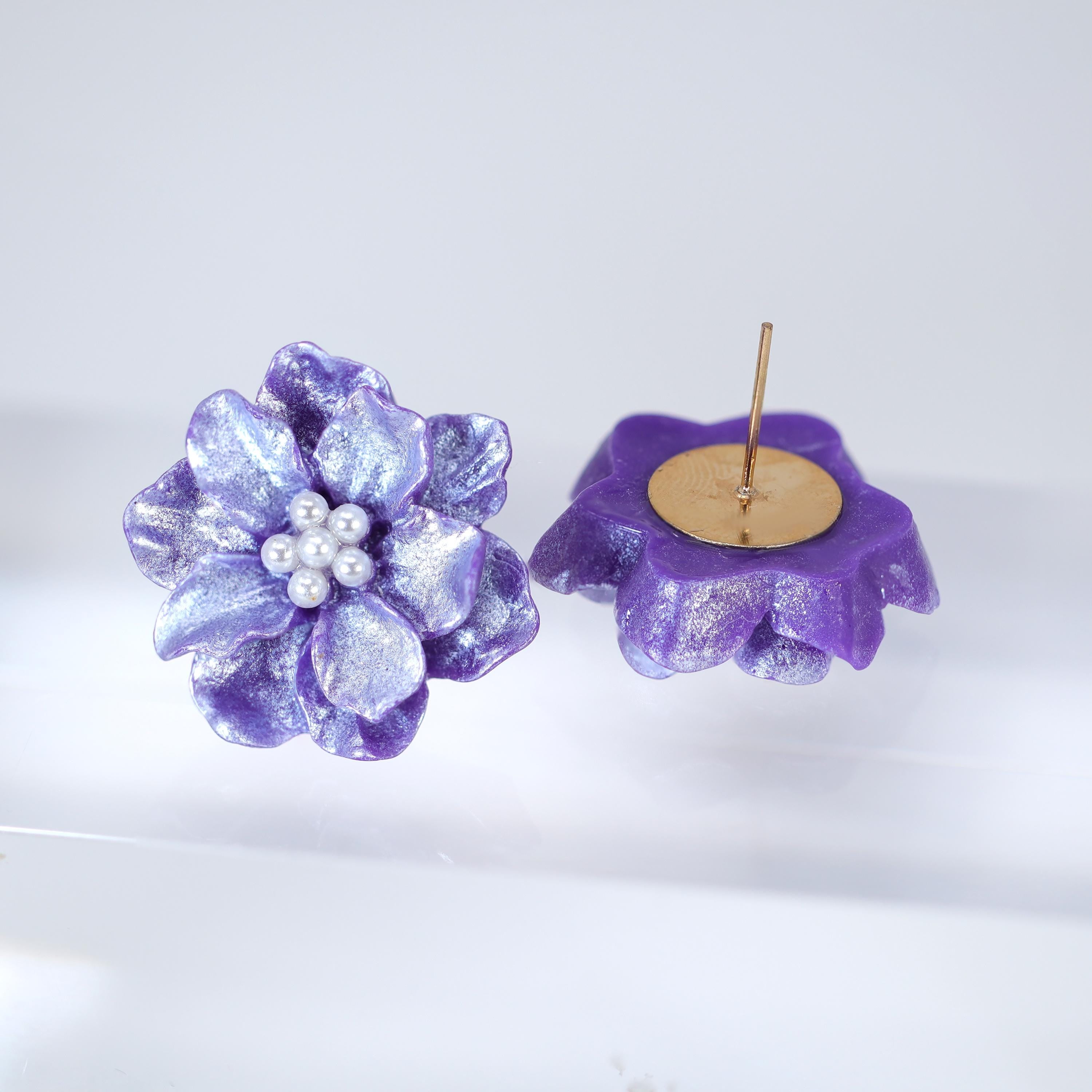 Purple Flower Pearl Earrings, Bridal Jewelry, Bridal Stud Earrings, Bridal Earrings, Statement Earrings, Bridesmaid Earring.