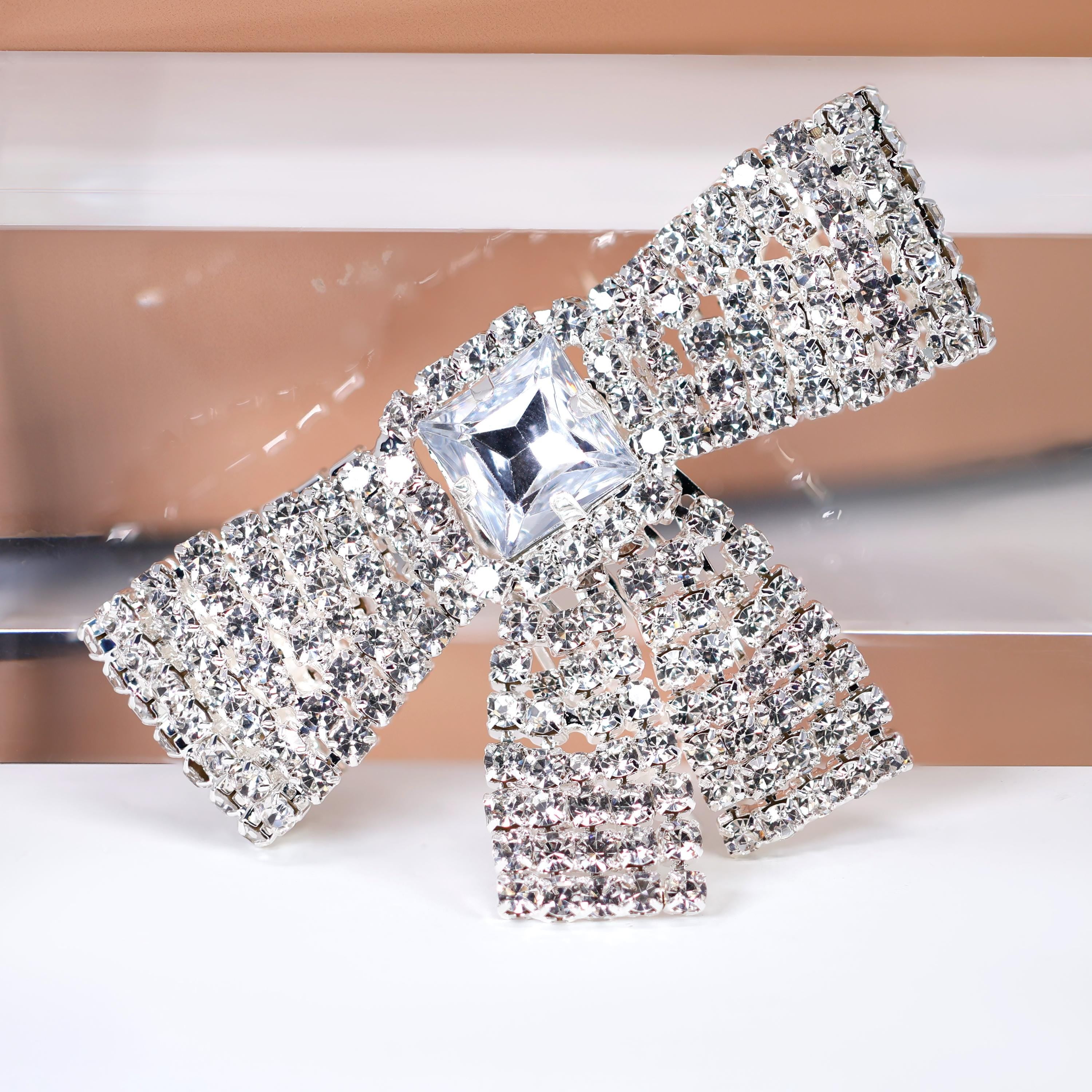 Cubic Zirconia, Diamond Bow Bridal Hair Comb, Bridal Hair Piece, Bridal Hair Accessories, Wedding Hair Accessory, Bridal Hair Comb.