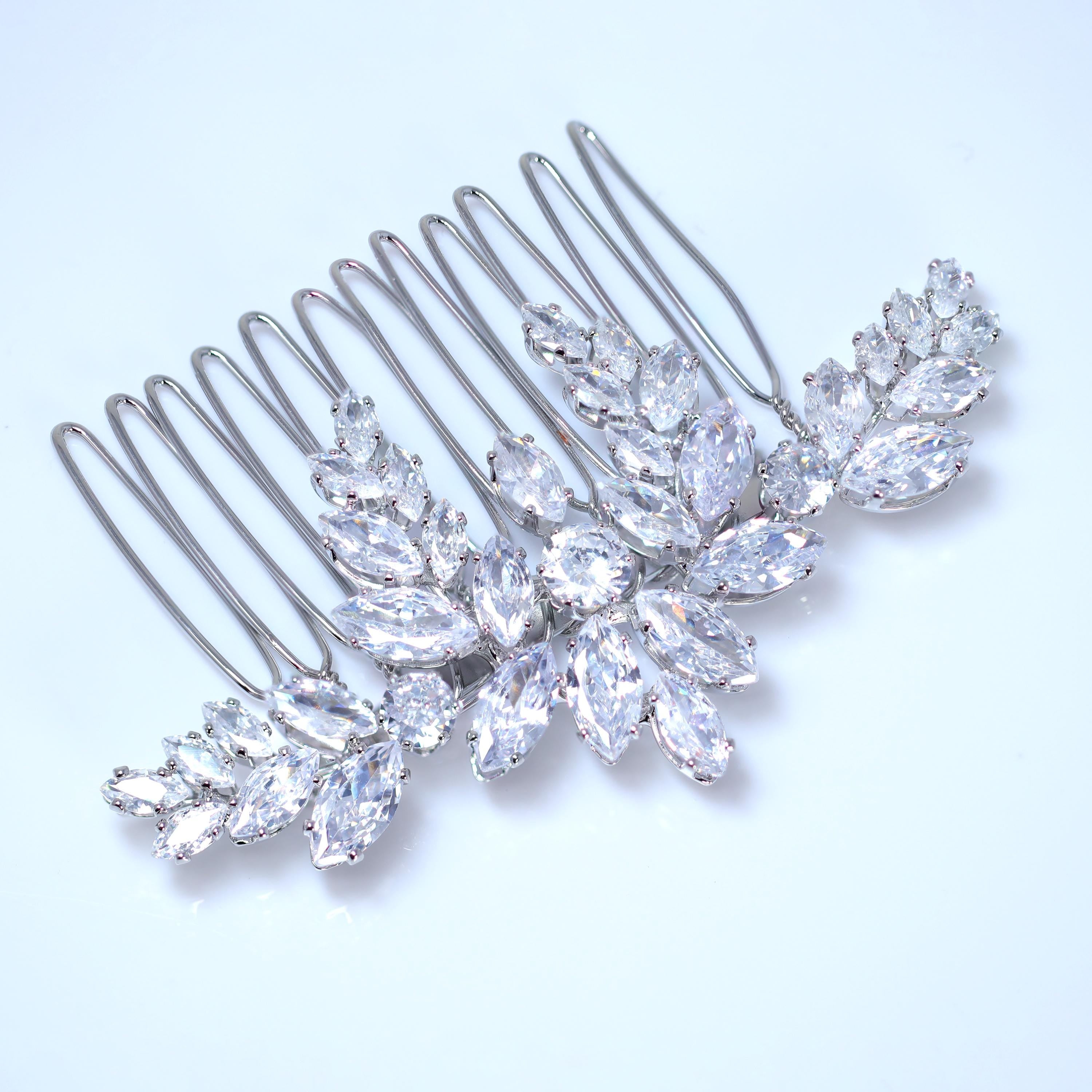 Swarovski Dainty Leaves Comb, Blooming Leaves Bridal Hair Comb, Bridal Hair Accessories, Wedding Hair Accessory, Bridal Hair Comb.