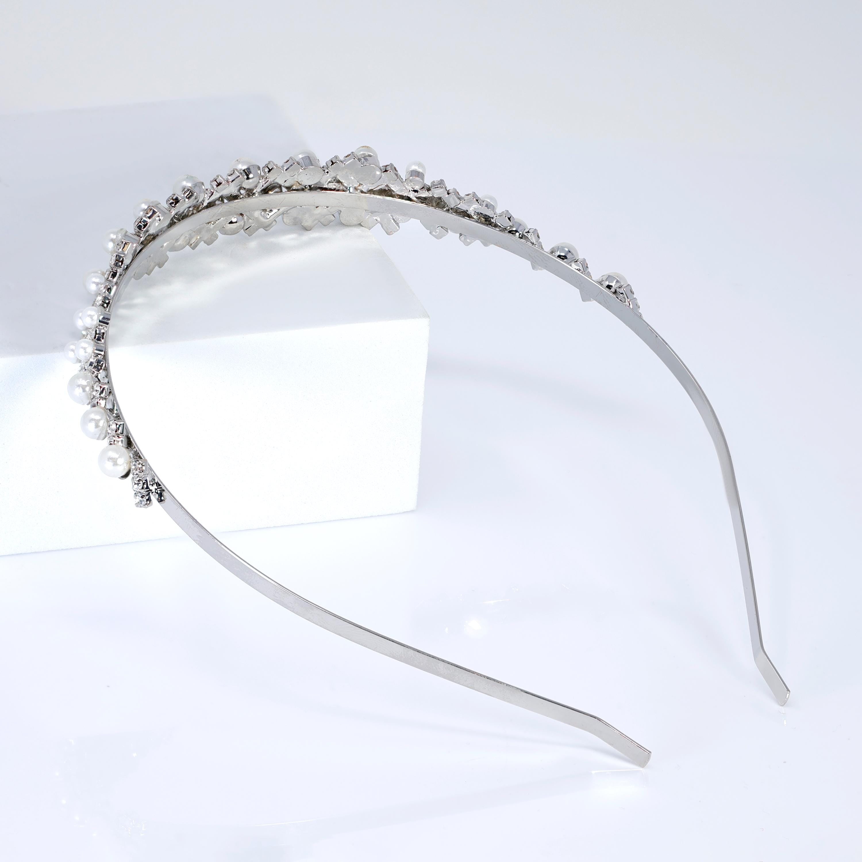 Pearl Enchantment Headband, Bridal Hair Vine, Delicate Headband, Hair accessories.
