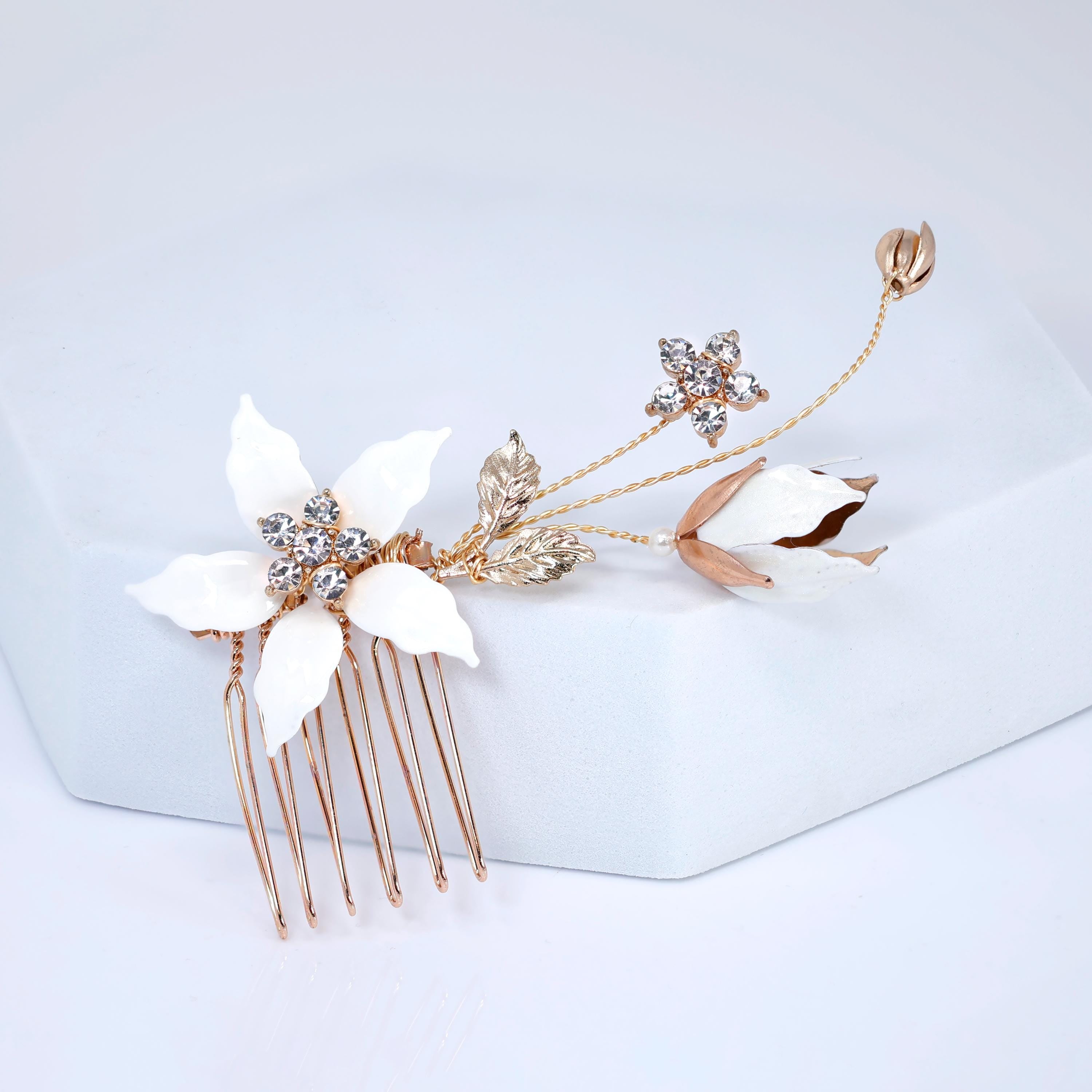 White Flowers Rhinestones And Pearl Bridal Hair Comb, Bridal Hair Piece, Bridal Hair Accessories, Wedding Hair Accessory.