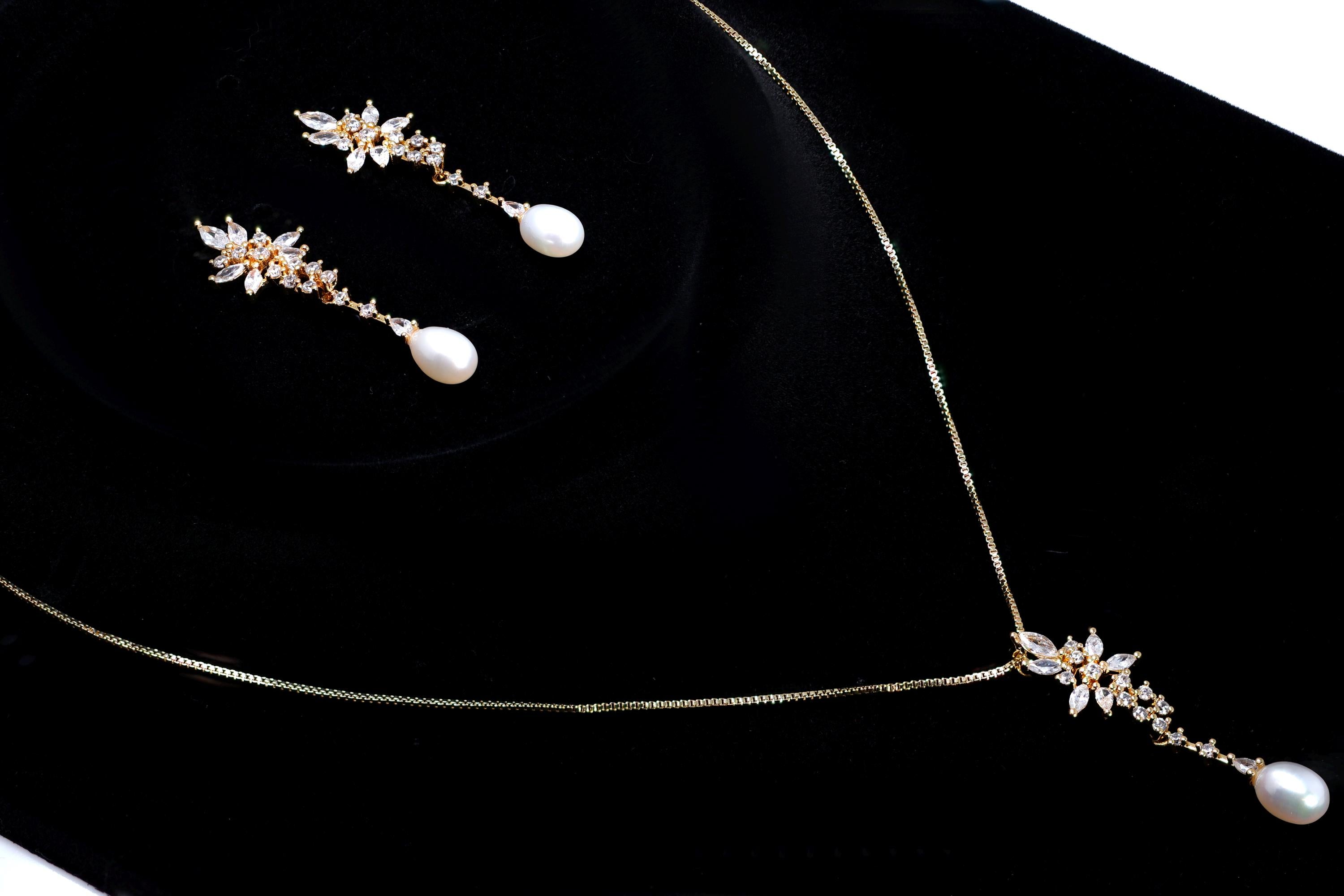 Swarovski Crystal Leaves And Faux Pearl Necklace Set, Long Bridal Earrings And Necklace, Statement Earrings Cz