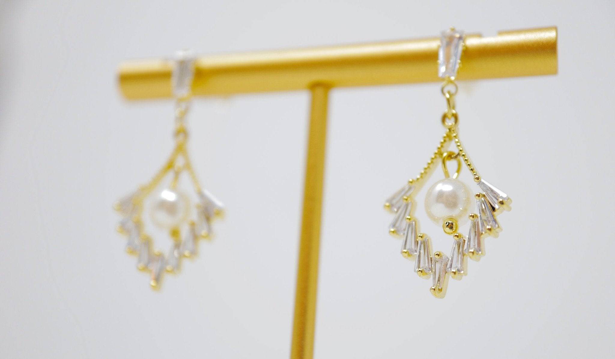 14K Real Gold Cubic Zirconia, Crystal, Diamond Bridal Earrings, Statement Earrings, Drop Earrings, Bridal Jewelry, Minimalistic Earrings.