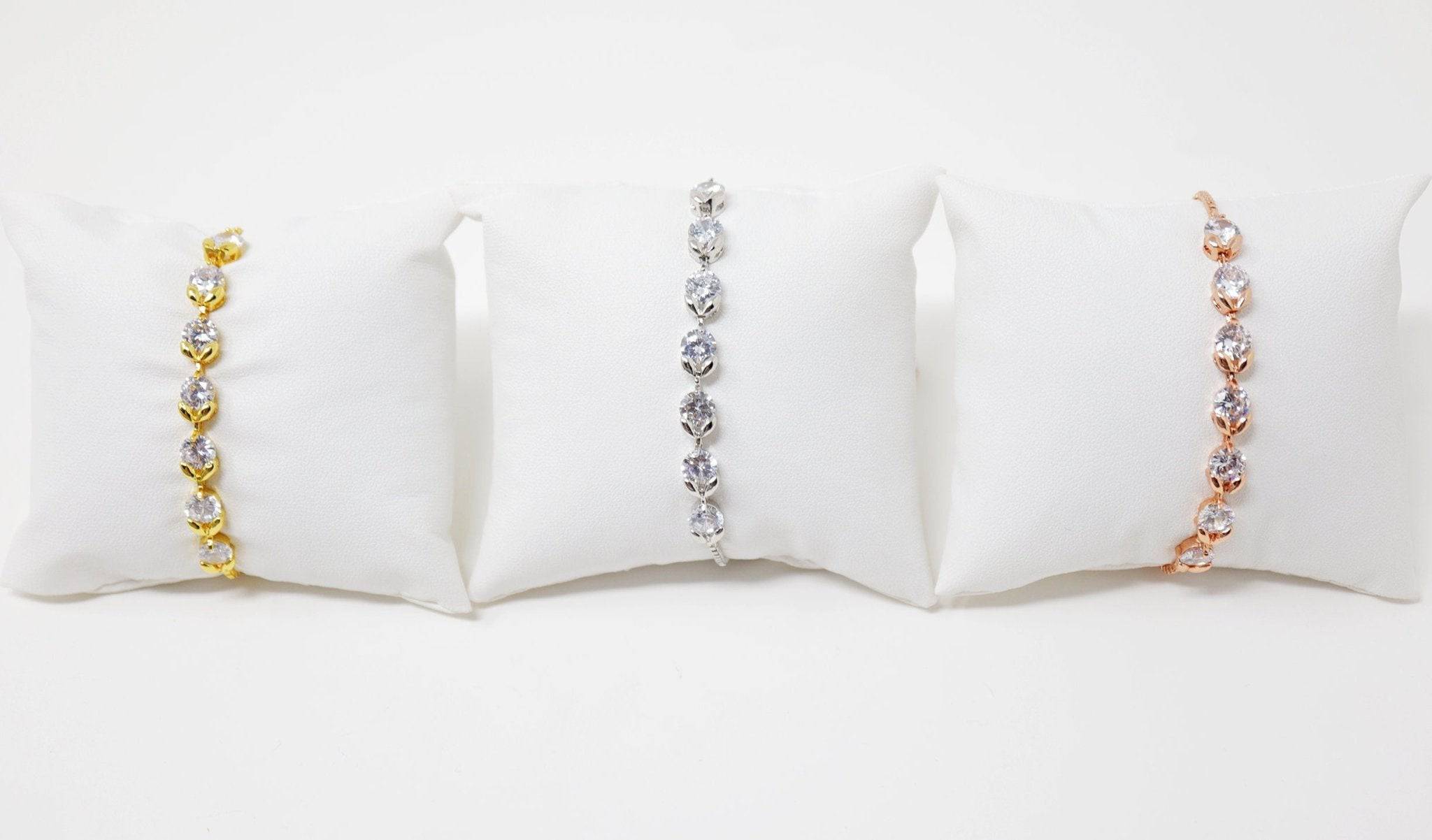 Floral Dainty Bracelet, Delicate Bracelet, Bracelet Femme, Wedding Bracelet, Bridesmaid Gift, Bride Bracelet, Bridal Bracelet, CZ bracelet.