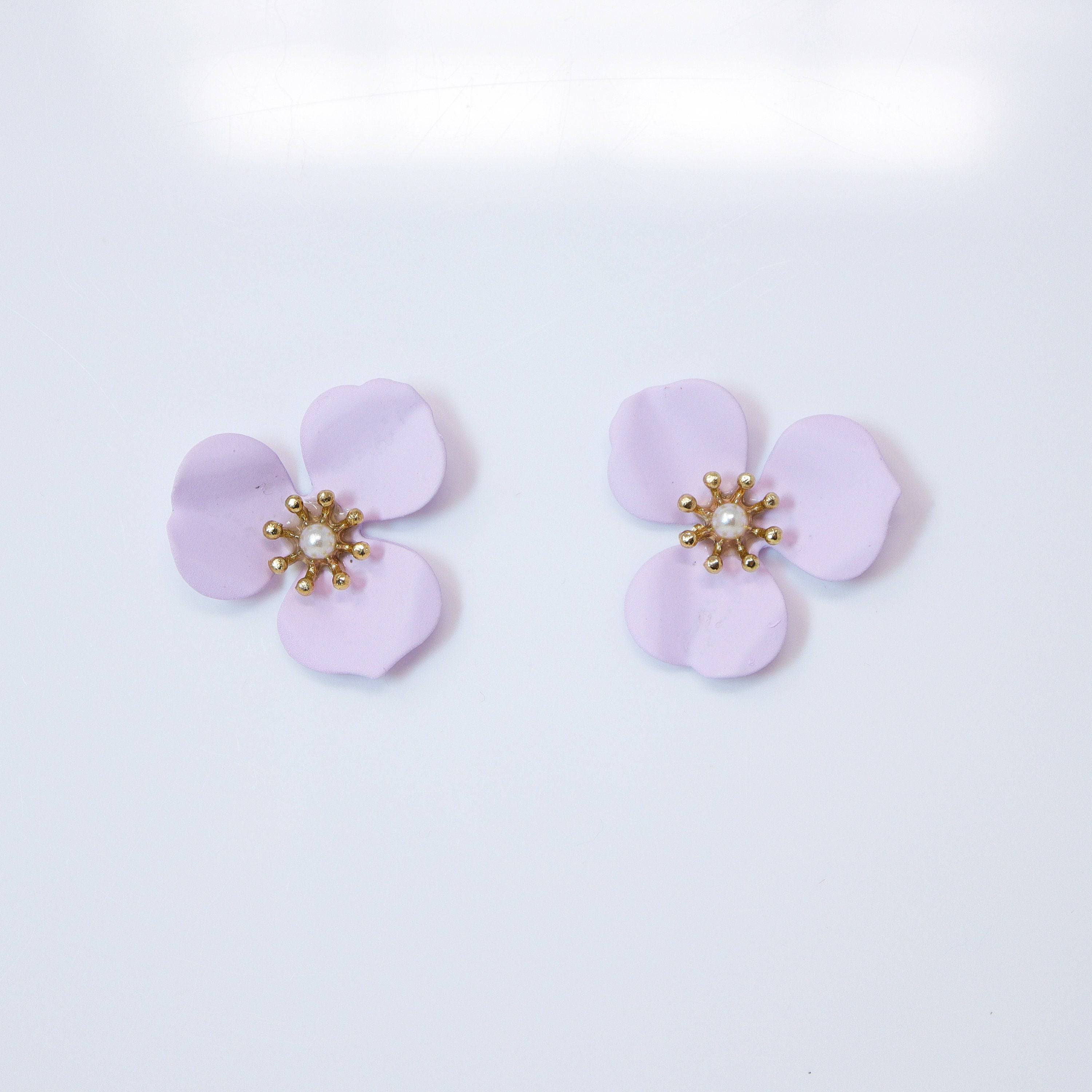 Three Petal Lavender Flower Pearl Earrings, Bridal Jewelry, Bridal Stud Earrings, Bridal Earrings, Statement Earrings, Bridesmaid Earring.