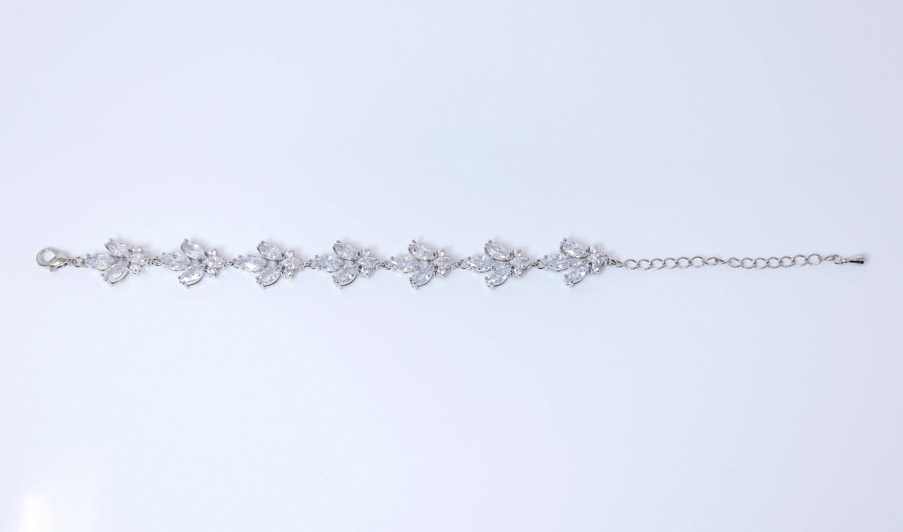 CZ Vine Leave Dainty Bracelet , Delicate Bracelet, Bracelet Femme, Wedding Bracelet, Bridesmaid Gift, Bride Bracelet, Bridal Bracelet.