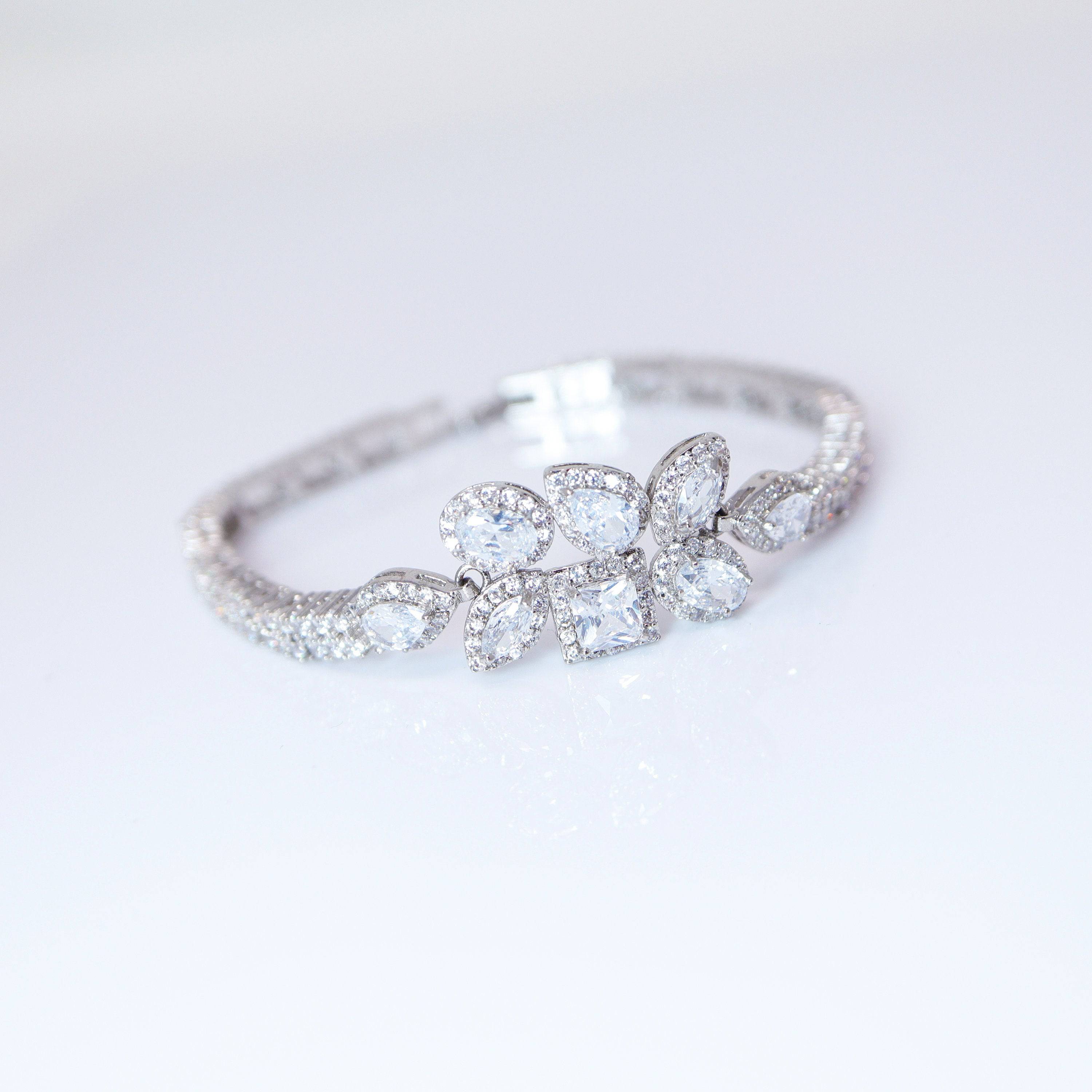 CZ Floral Dainty Diamond Bracelet, Bracelet , Wedding Bracelet, Bridesmaid Gift, Bride Bracelet, Bridal Bracelet, CZ bracelet.