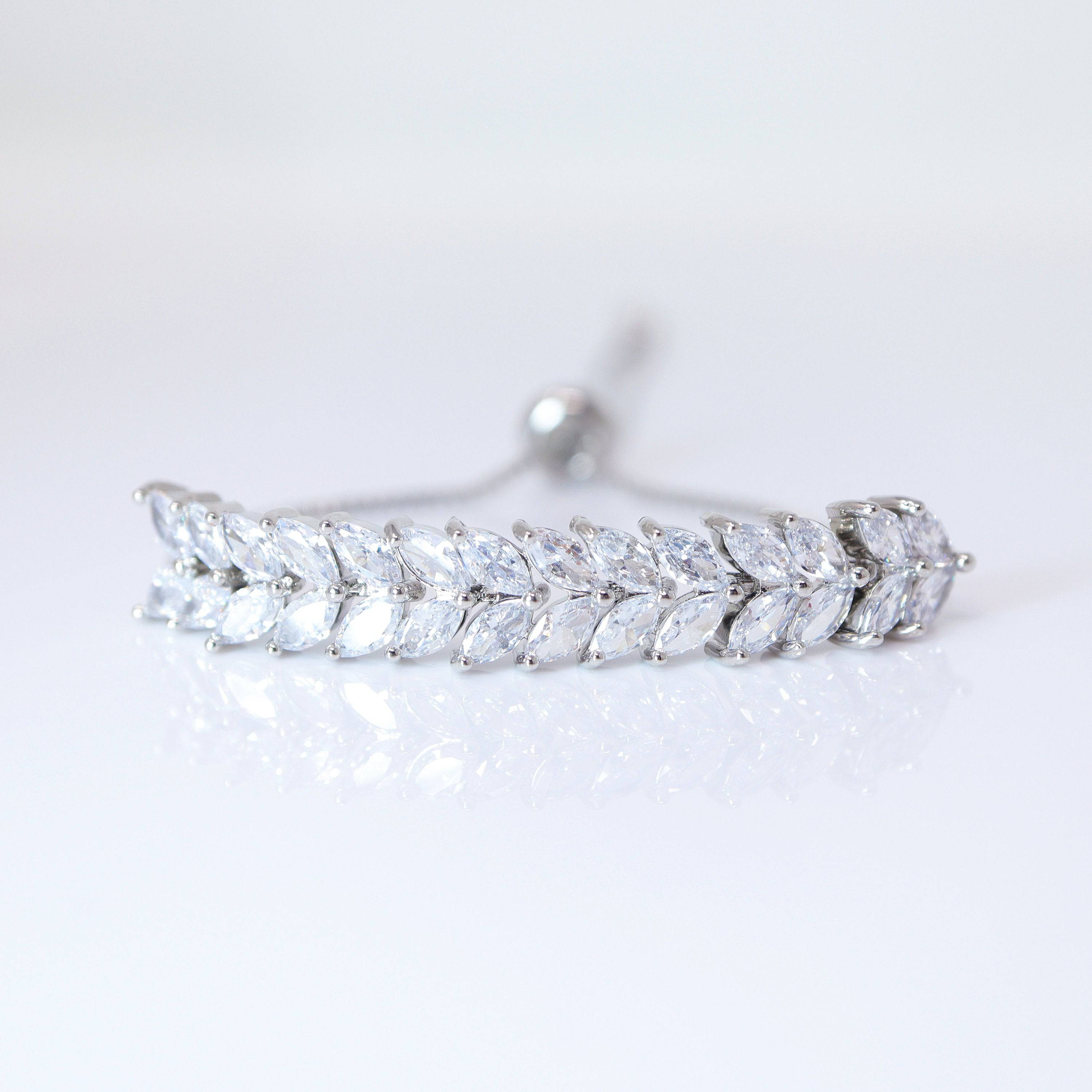 Bunch Of Leaves Dainty Bracelet, Delicate Bracelet, Wedding Bracelet, Bridesmaid Gift, Bride Bracelet, Bridal Bracelet, Diamond bracelet.