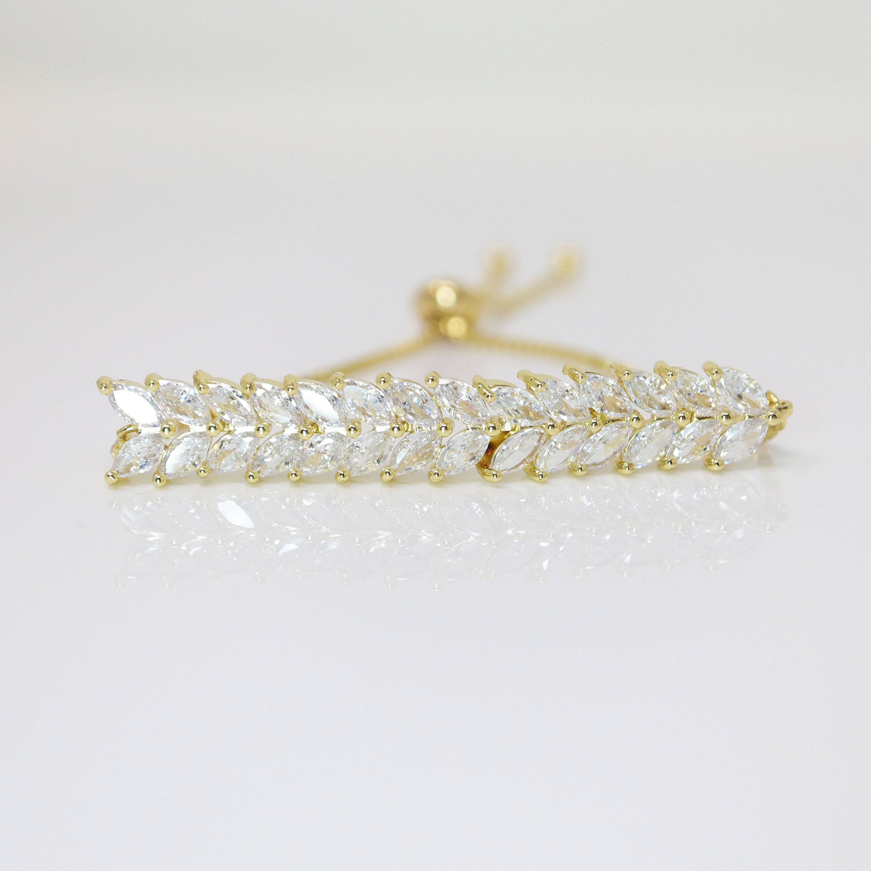 Bunch Of Leaves Dainty Bracelet, Delicate Bracelet, Wedding Bracelet, Bridesmaid Gift, Bride Bracelet, Bridal Bracelet, Diamond bracelet.