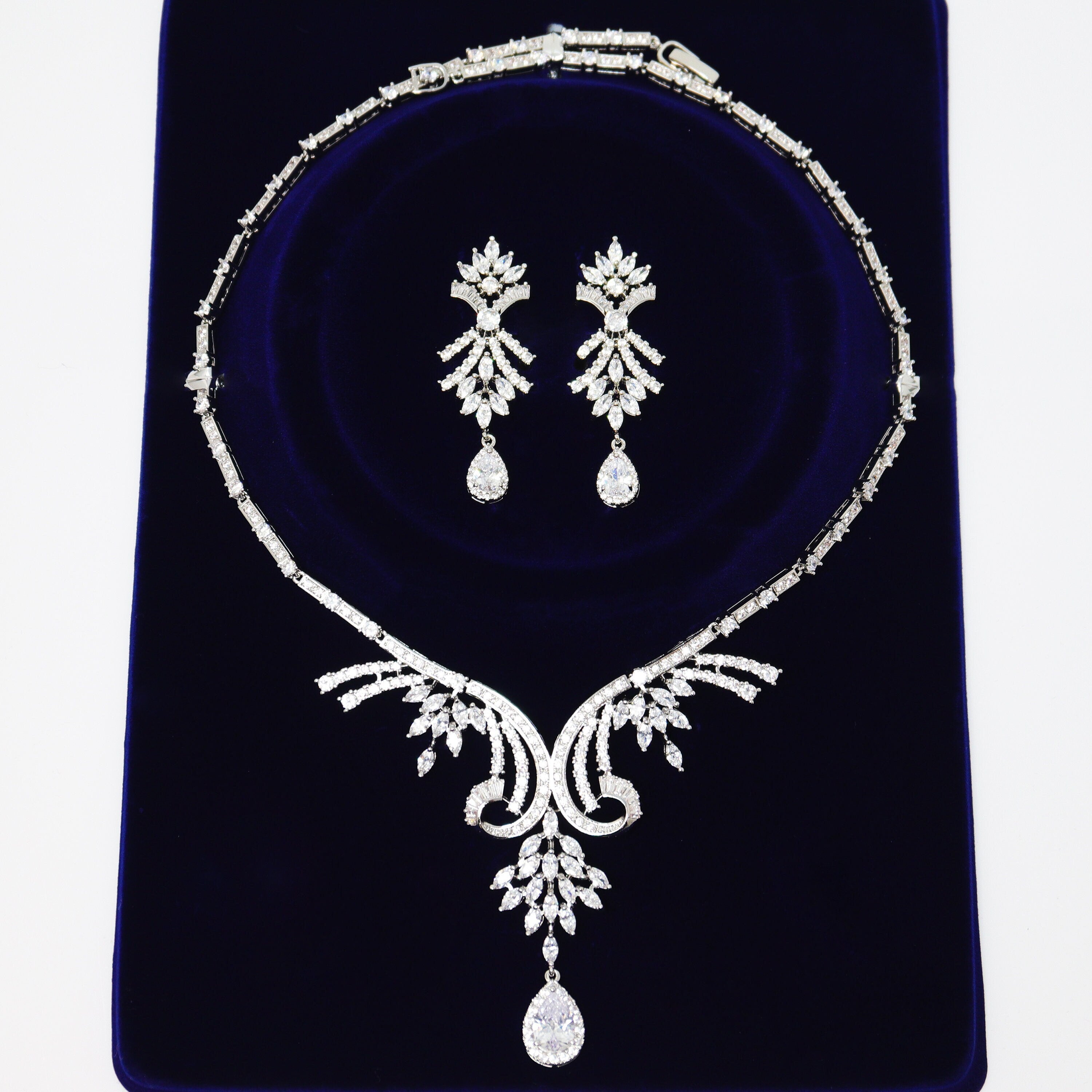 Sparkling Swarovski Crystal Leaves Drop Necklace Set, Bridal Jewelry, Long Bridal Earrings, Crystal Bridal Earrings, Statement Earrings