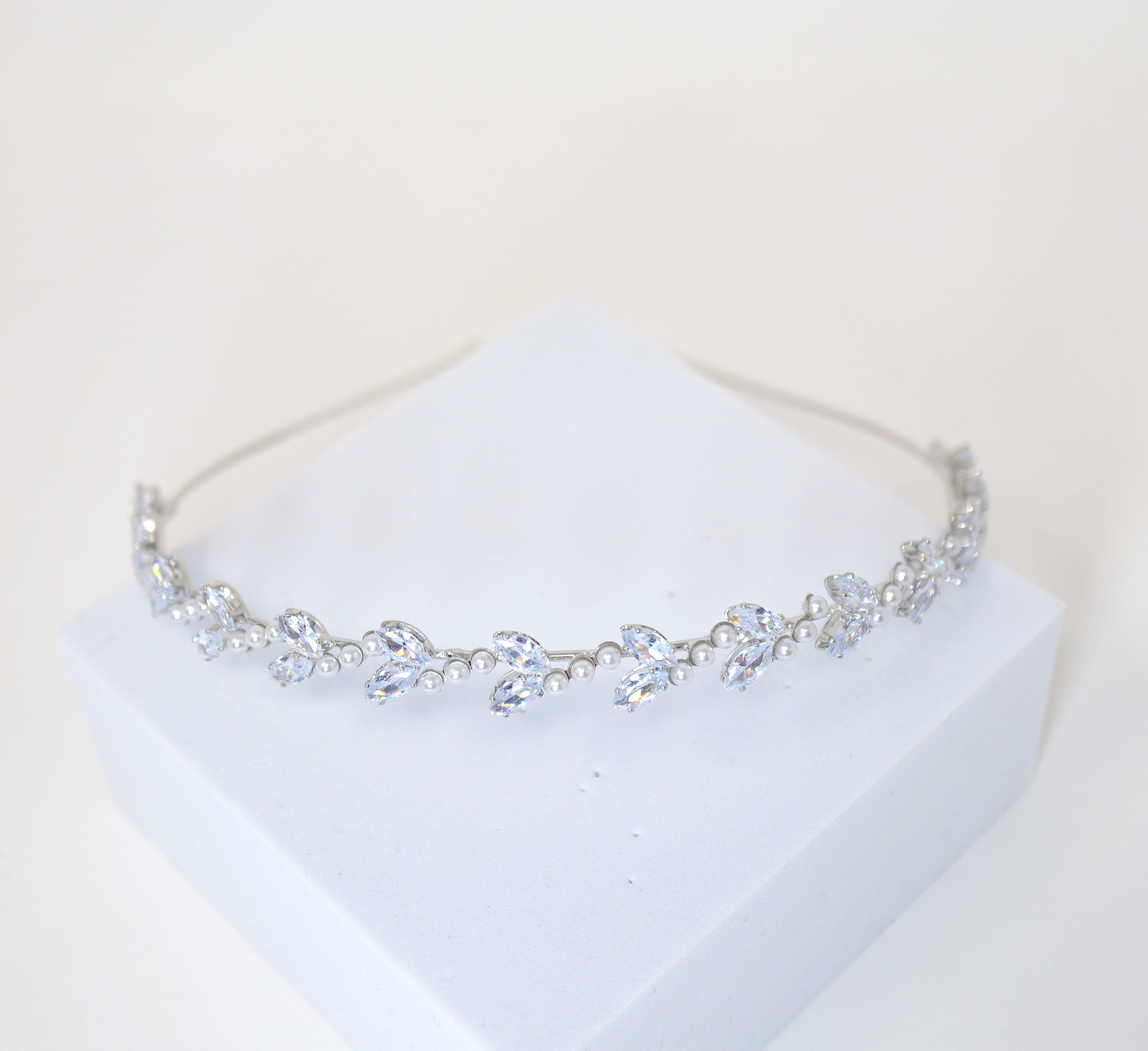 Elegant Blooming Vine Leaves And Pearl Headband, Bridal Hair Vine, Delicate Headband, Hair Accessories.