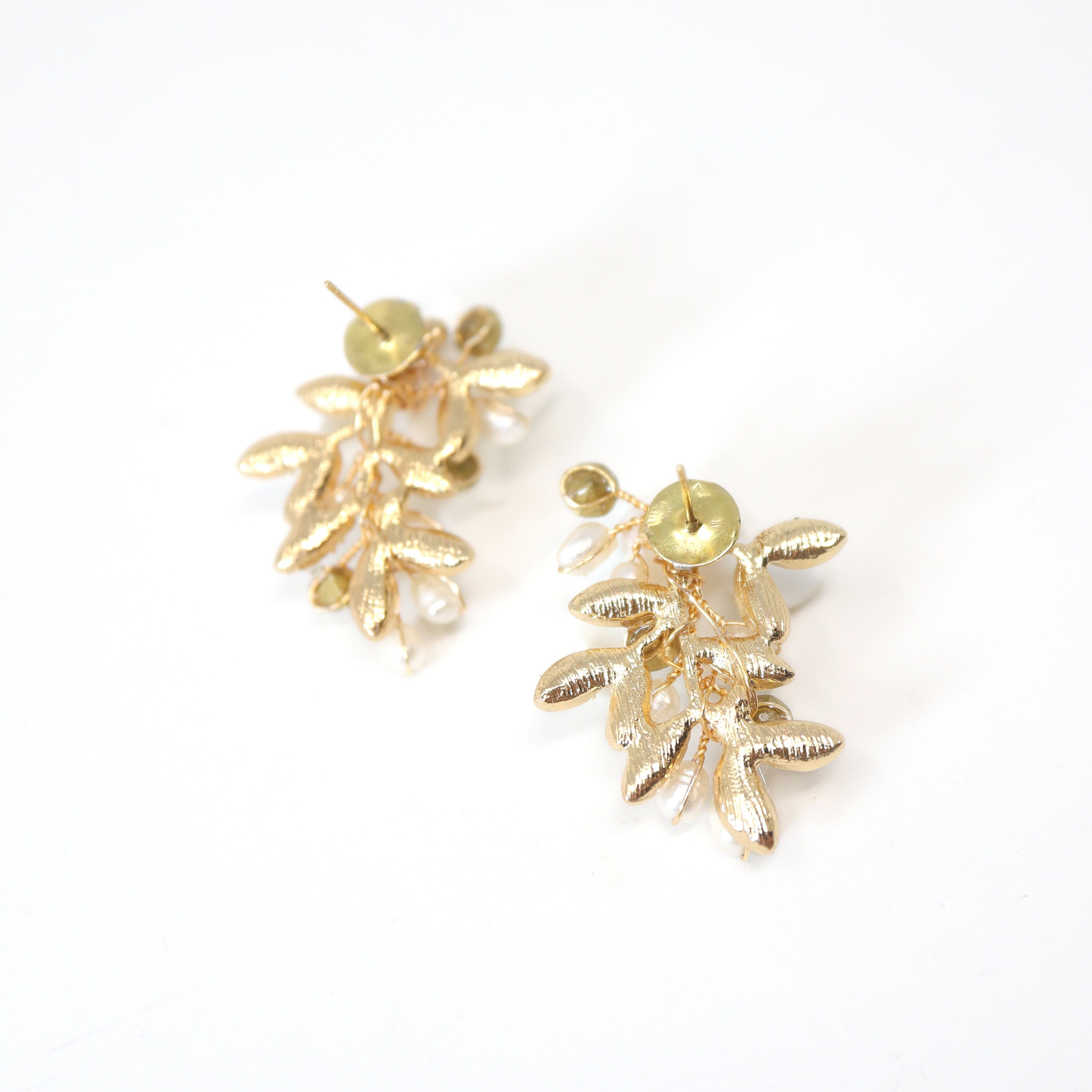 Swarovski Crystal Enchanted Ceramic White floral Bridal Earring, Bridal Earrings, Dangle earring, Natural Cultured Pearl Earring