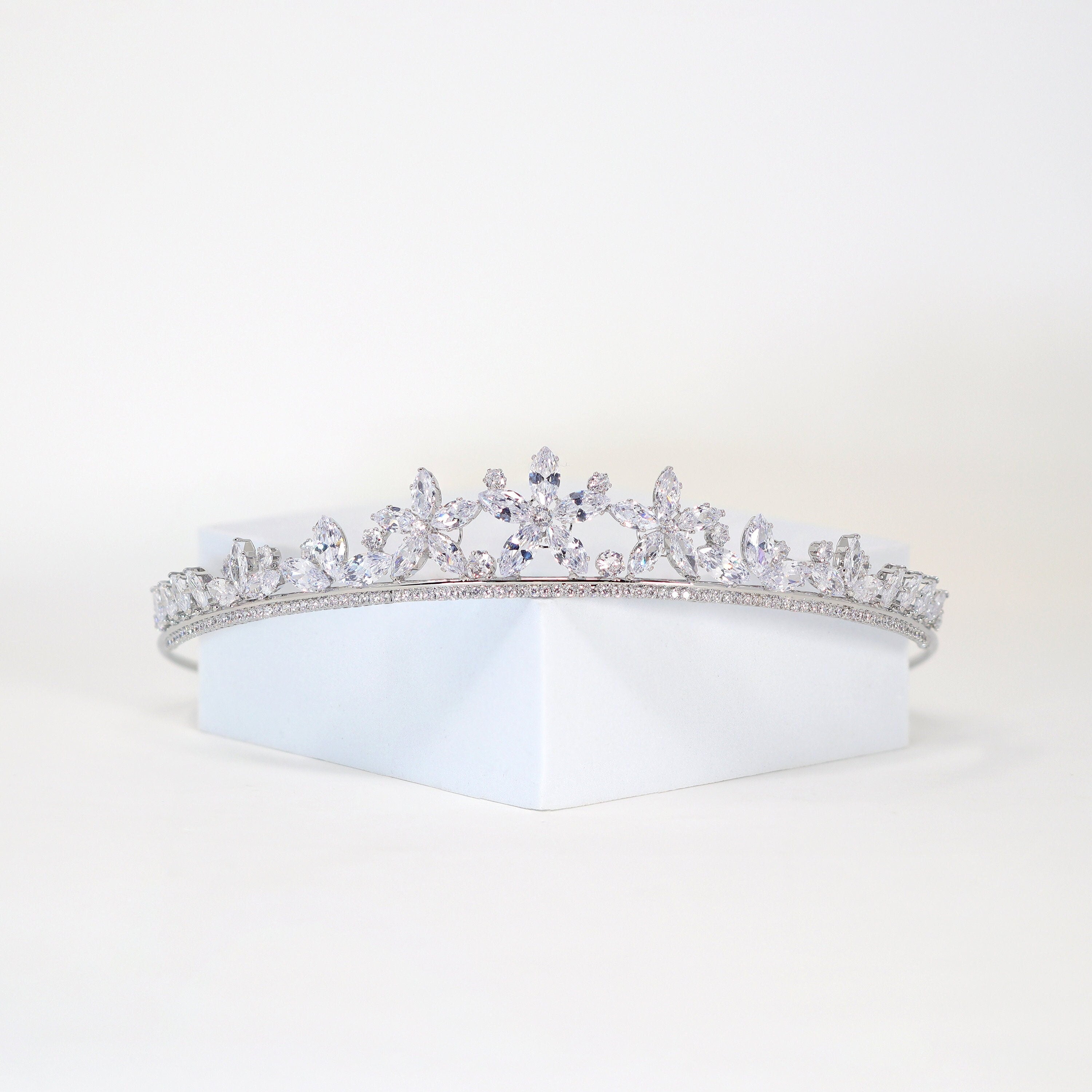 Swarovski wedding tiara, bridal crown tiara, Flower crystal wedding tiara, crystal bridal tiara, crystal wedding crown, tiara bride