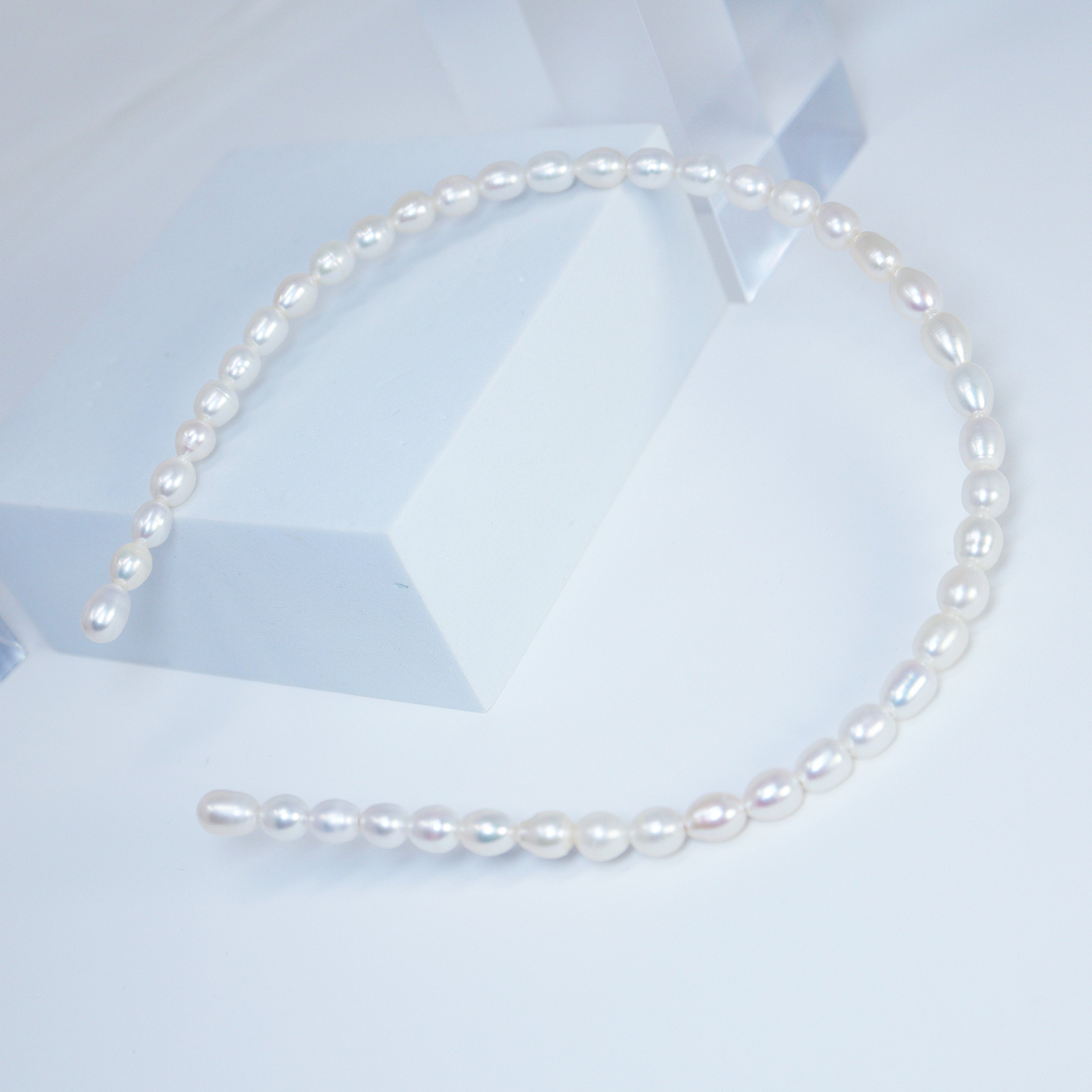 Natural Freshwater White Pearl Dainty Headband, Bridal Hair Vine, Delicate Headband, Hair accessories.