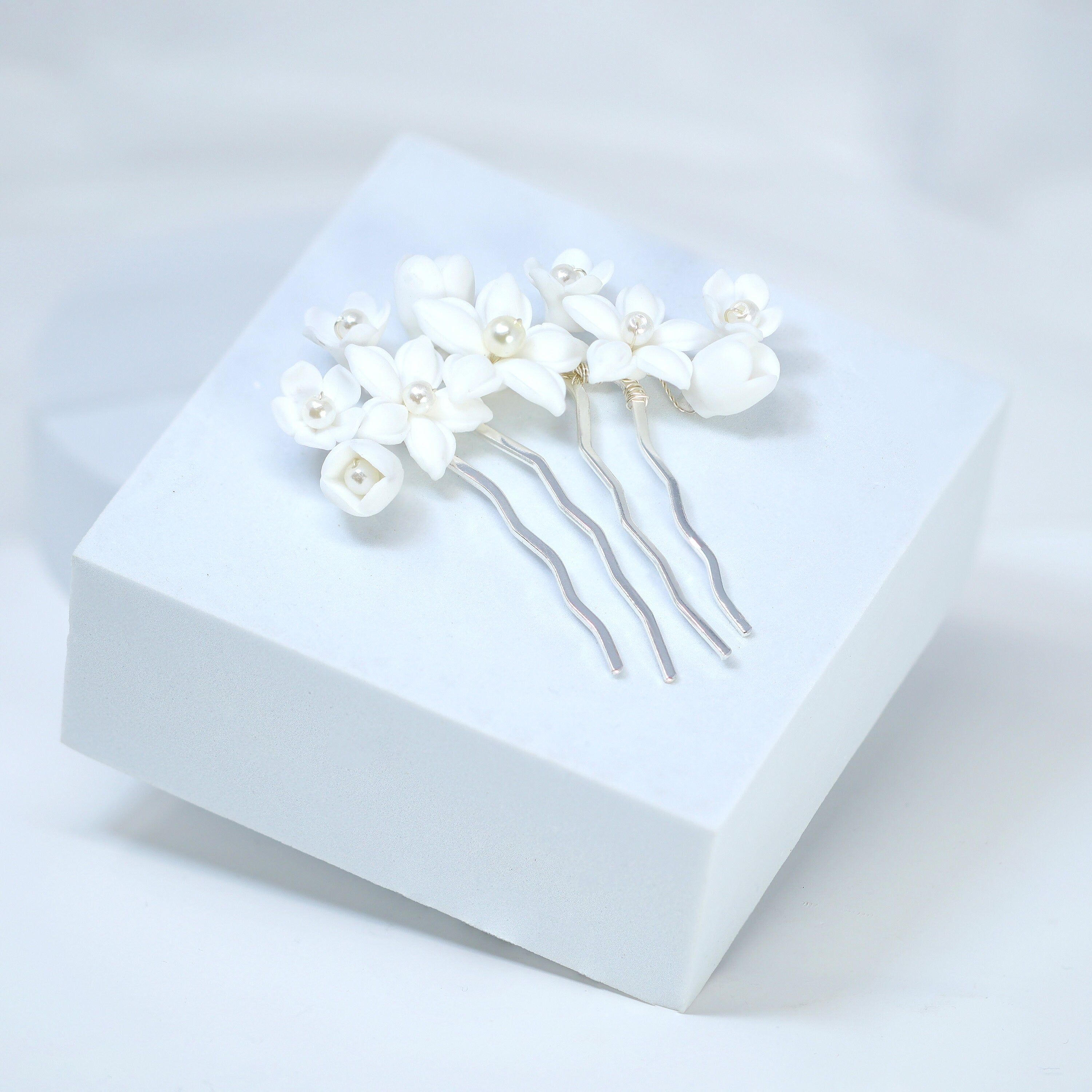 Ceramic White Lily flower Pearl Hair comb, Bridal Hair piece, Bridal Hair Accessories, Wedding Hair Accessory.
