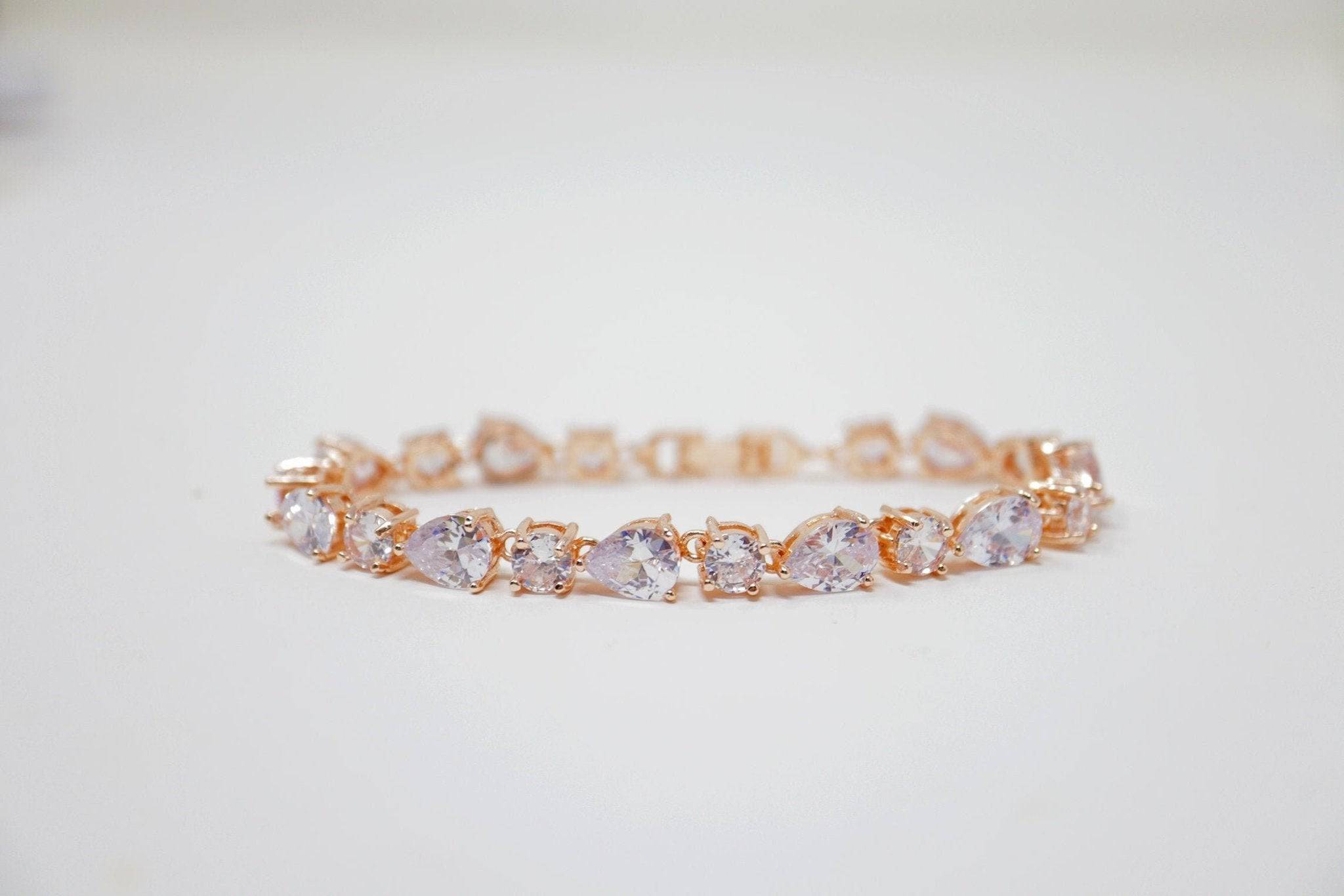 leave Drop Dainty Bracelet , Delicate Bracelet, Bracelet Femme, Wedding Bracelet, Bridesmaid Gift, Bride Bracelet, Bridal Bracelet.