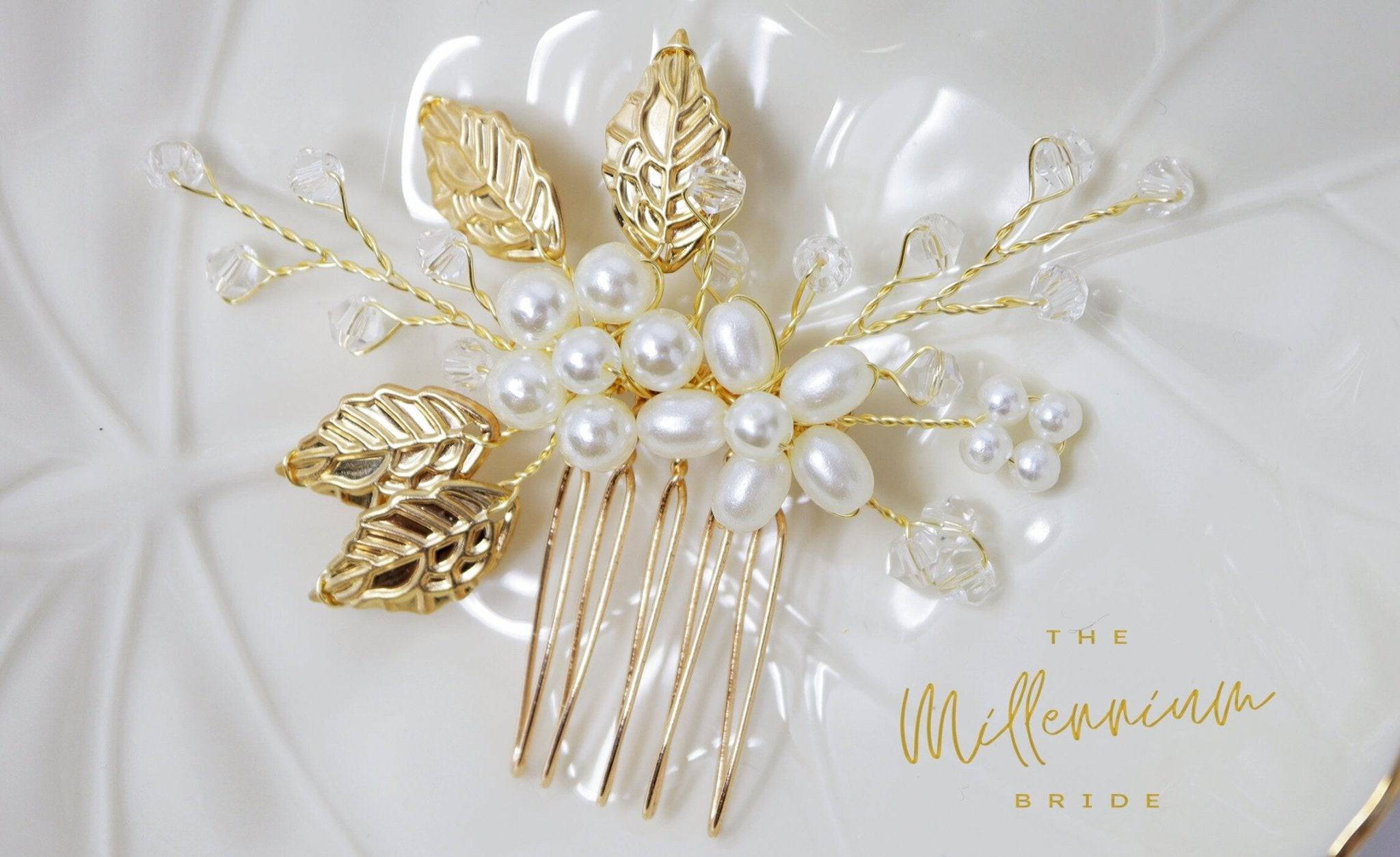 Swarovski Crystals And Pearl White flower Bridal Hair comb set, Bridal Hair Accessories, Wedding Hair Accessory, Bridal Hair Comb.