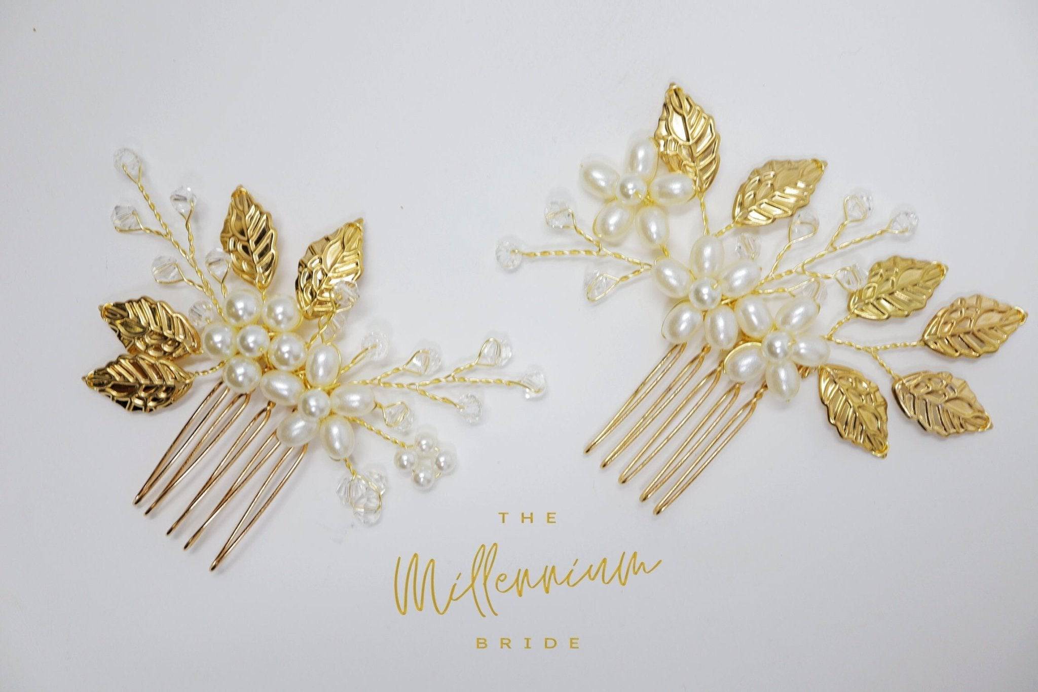 Swarovski Crystals And Pearl White flower Bridal Hair comb set, Bridal Hair Accessories, Wedding Hair Accessory, Bridal Hair Comb.
