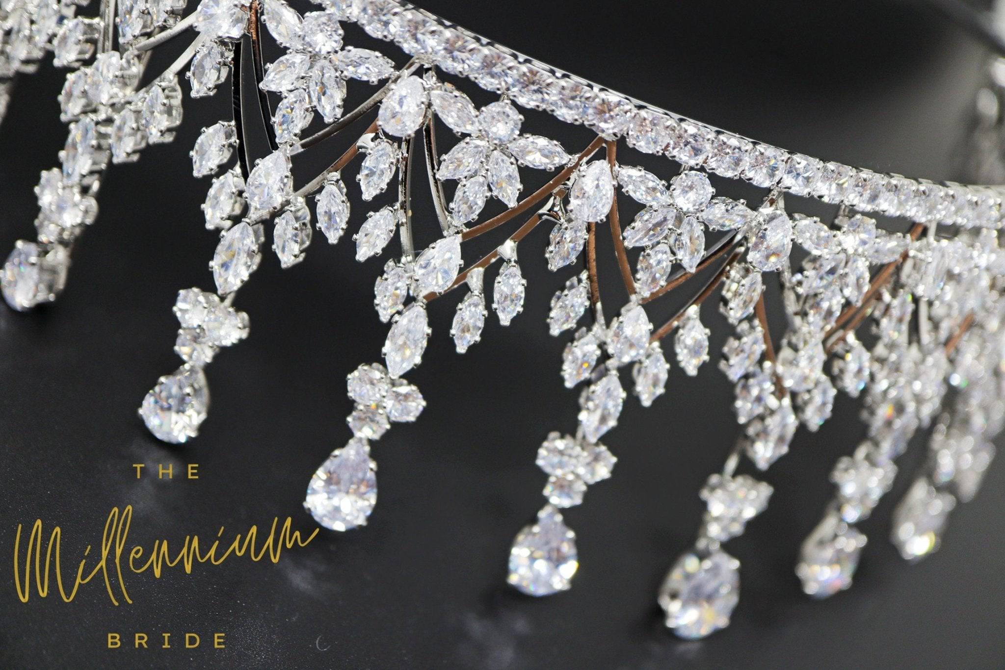 Swarovski wedding tiara, bridal crown tiara, crystal wedding tiara, crystal bridal tiara, crystal wedding crown, tiara bride