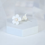 Porcelain White Flower Pop Out Natural Pearl Earrings, Bridal Jewelry, Stud Bridal Earrings, Ceramic Statement Earrings, Bridesmaid Earring.