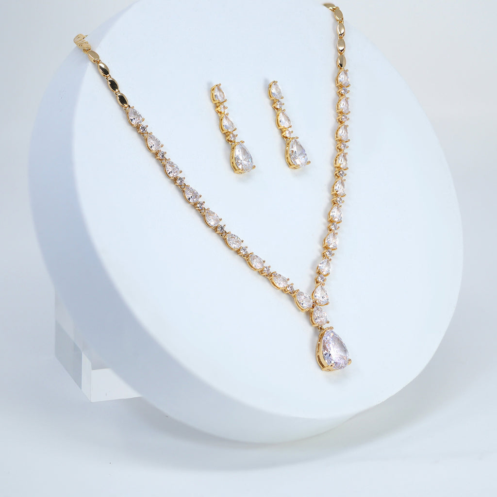 Swarovski Crystals Pear Shape Teardrop Necklace and Earrings Set, Long Bridal Earrings And Necklace, Statement Earrings Cz Necklace Set.