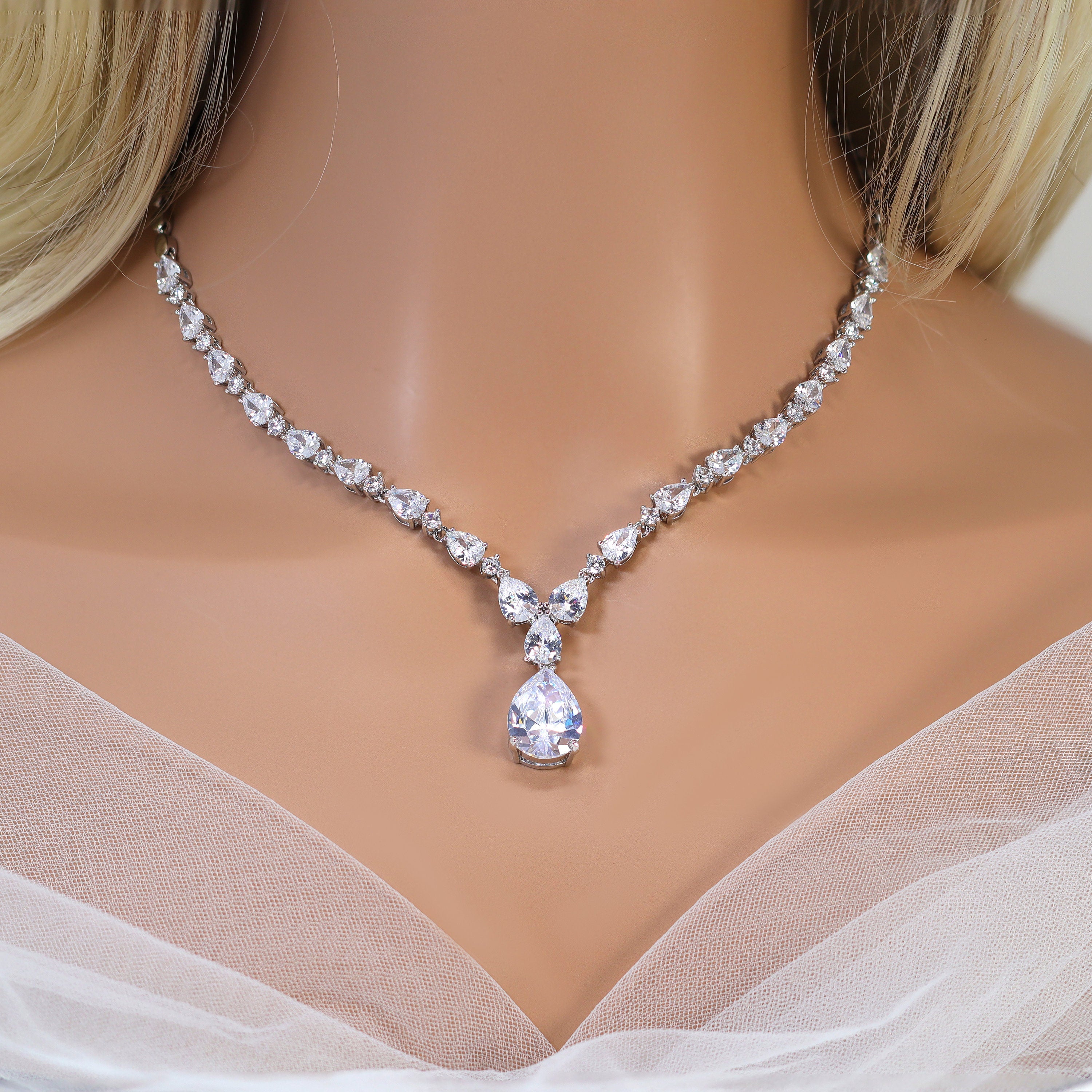 Swarovski Crystals Pear Shape Teardrop Necklace and Earrings Set, Long Bridal Earrings And Necklace, Statement Earrings Cz Necklace Set.