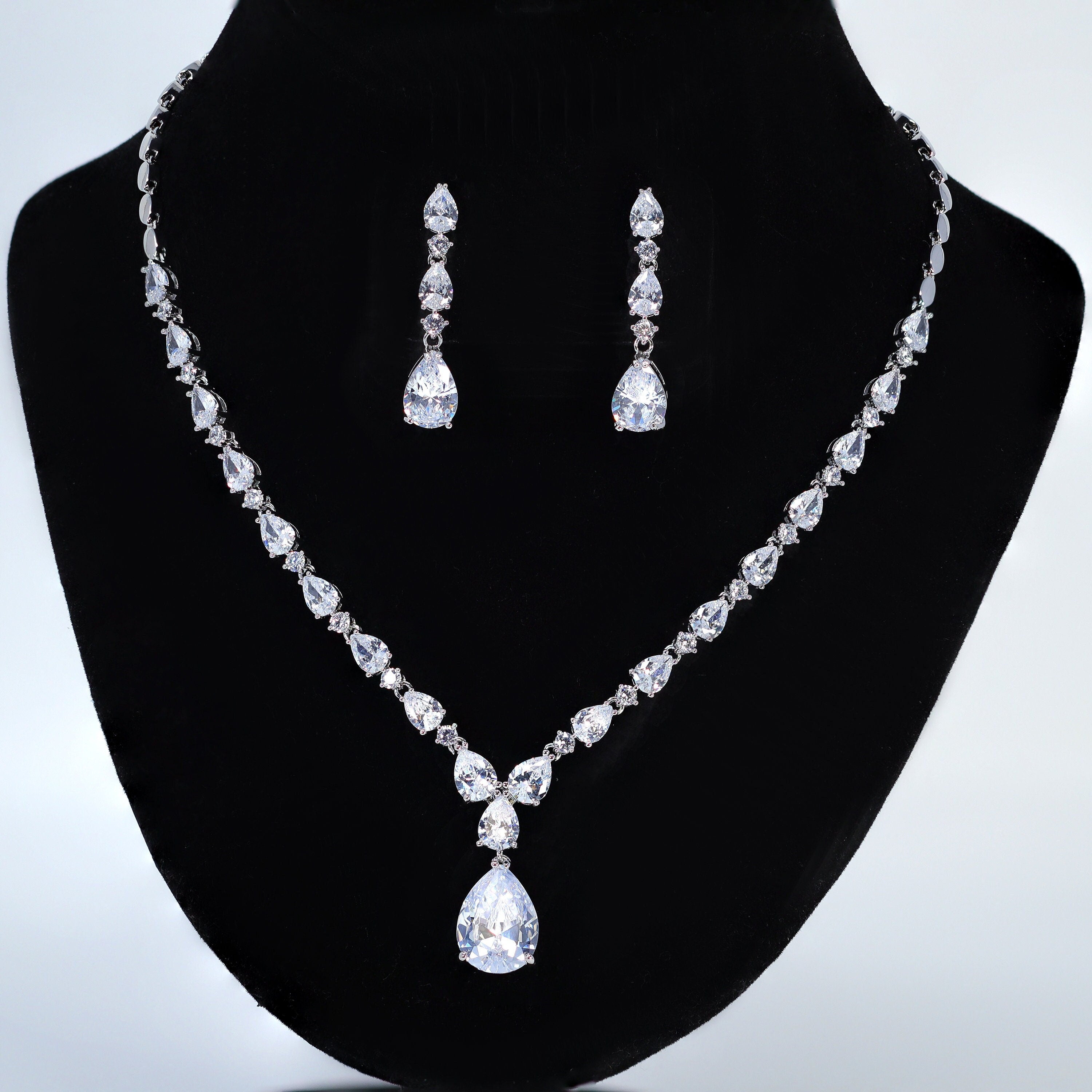 Swarovski Crystals Pear Shape Teardrop Necklace and Earrings Set, Long Bridal Earrings And Necklace, Statement Earrings Cz Necklace Set.