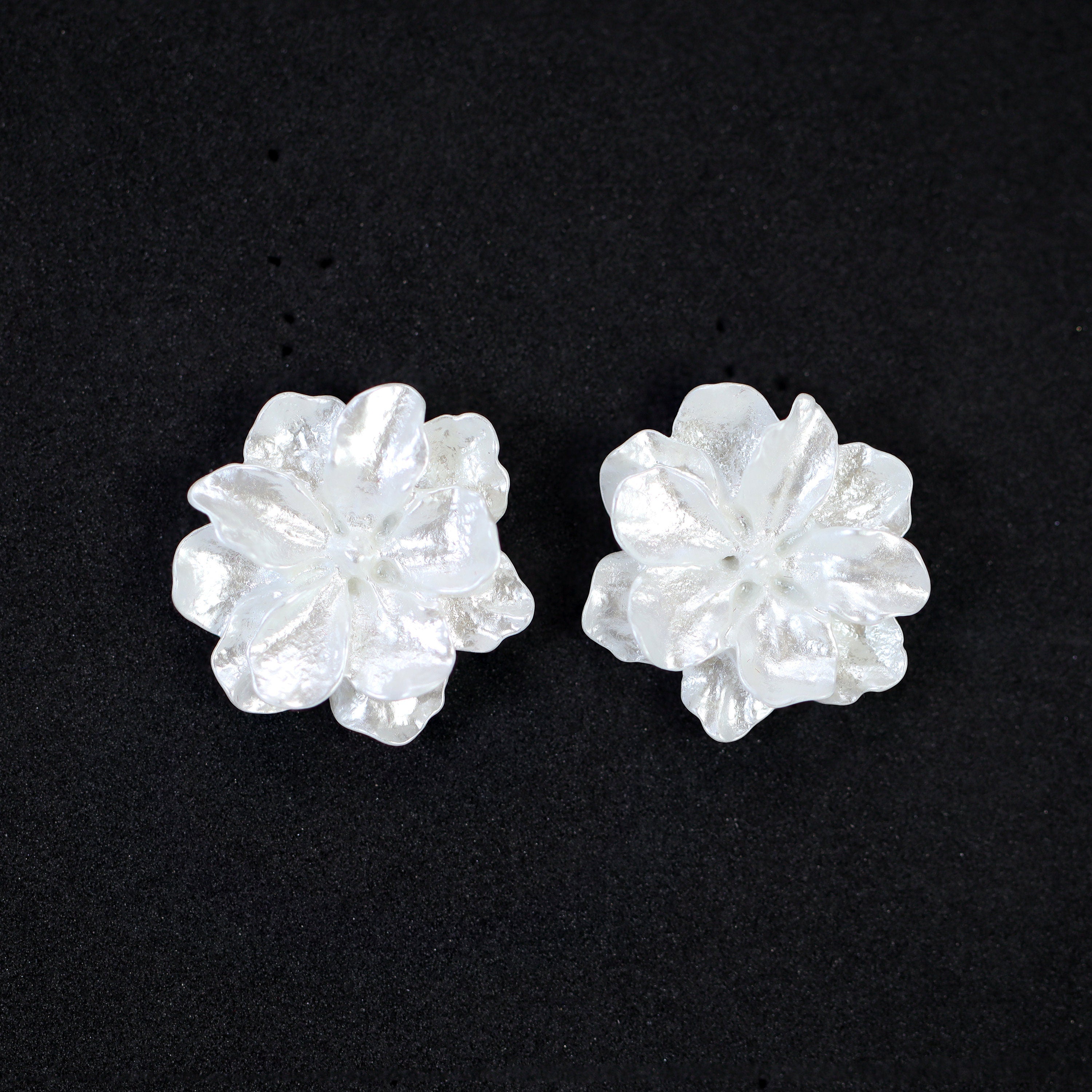 White Flower Pearl Dusted Earrings, Bridal Jewelry, Bridal Stud Earrings, Bridal Earrings, Statement Earrings, Bridesmaid Earring.