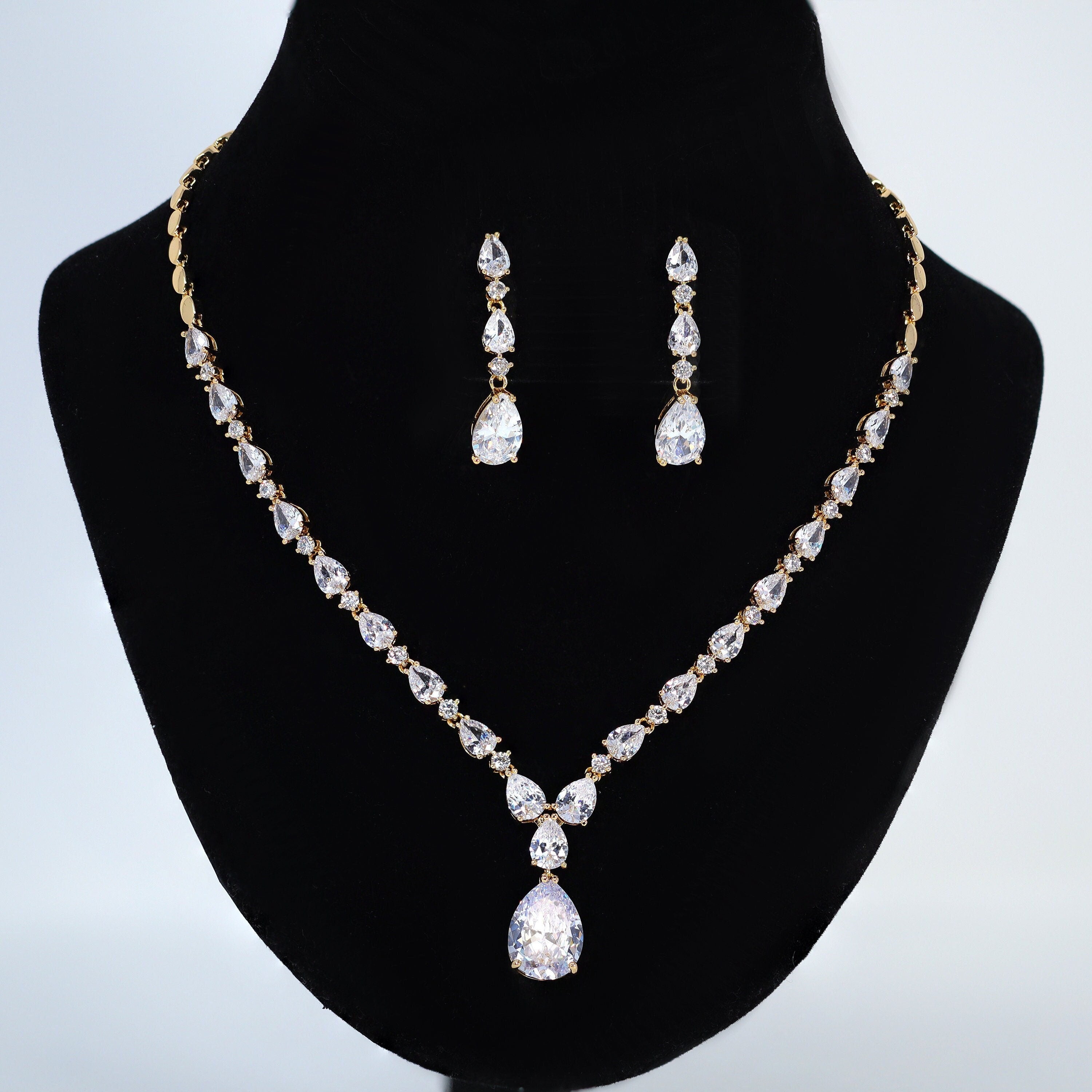 Swarovski Crystals Pear Shape Teardrop Necklace and Earrings Set, Long Bridal Earrings And Necklace, Statement Earrings Cz Necklace Set.