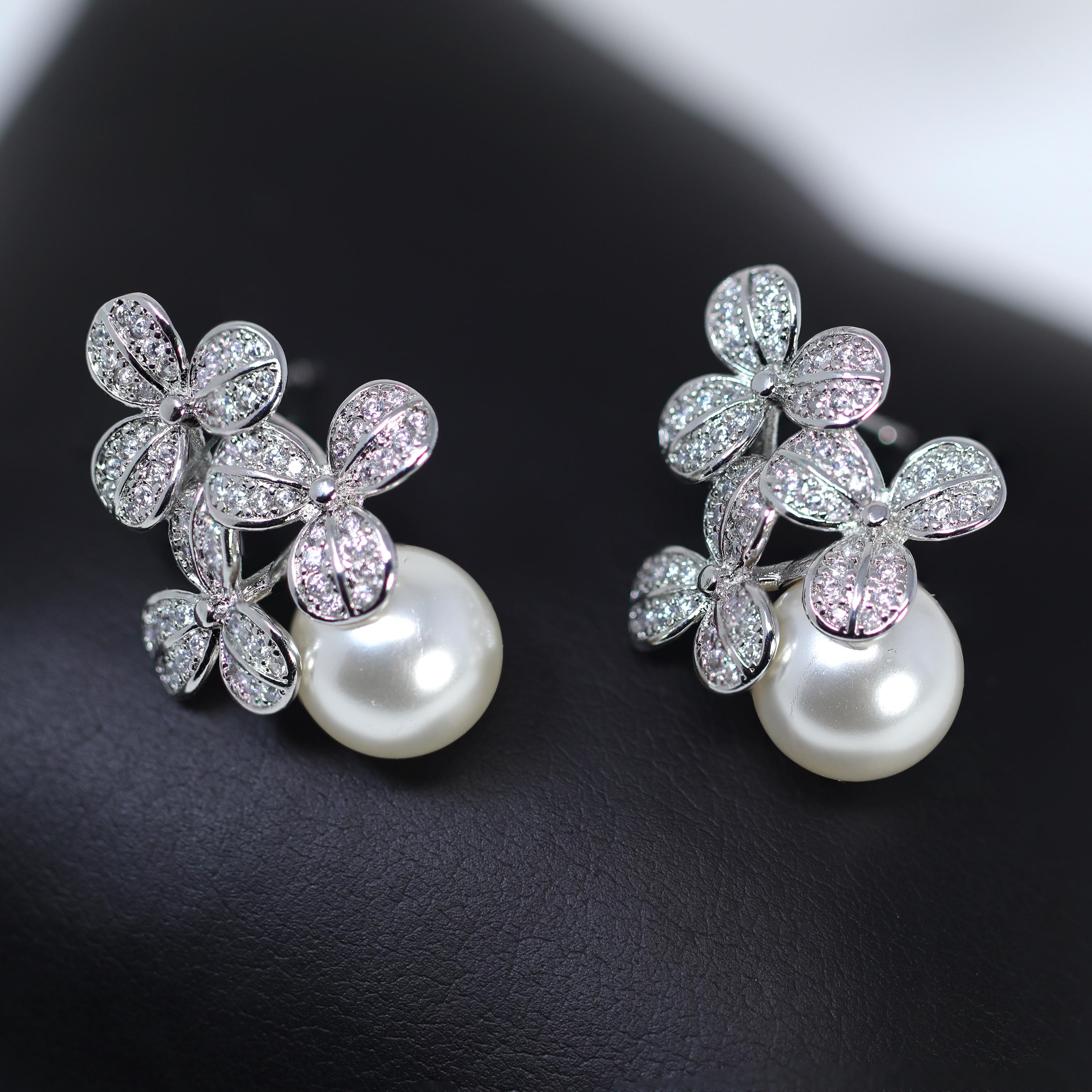 Swarovski Flowers In A Pearly Bouquet For Queen Stud Earrings, Bridal Jewelry, Crystal Bridal Earrings, Statement Earrings Cz
