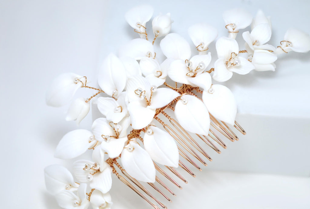 Ceramic Celestial Trillium White Flower Garden Hair comb, Bridal Hair piece, Bridal Hair Accessories, Wedding Hair Accessory.
