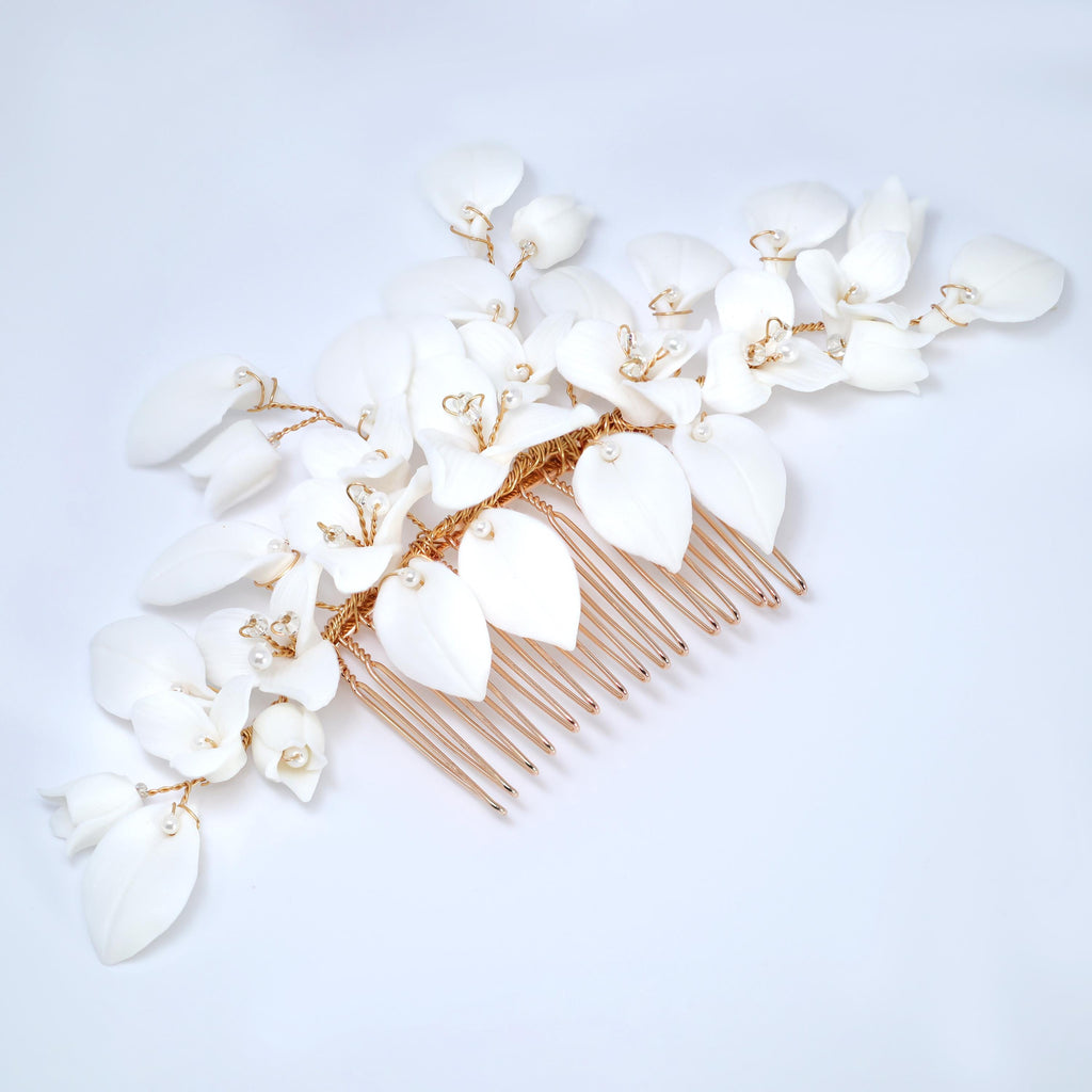 Ceramic Celestial Trillium White Flower Garden Hair comb, Bridal Hair piece, Bridal Hair Accessories, Wedding Hair Accessory.