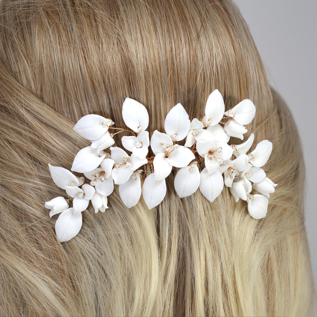 Ceramic Celestial Trillium White Flower Garden Hair comb, Bridal Hair piece, Bridal Hair Accessories, Wedding Hair Accessory.