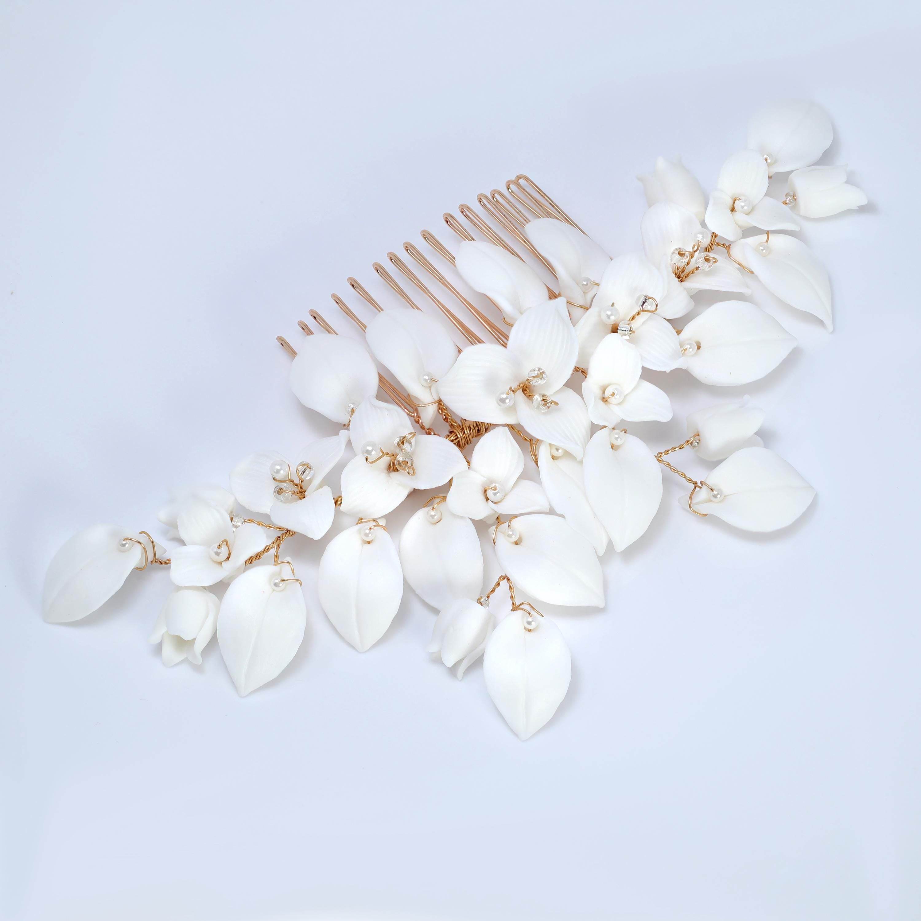 Ceramic Celestial Trillium White Flower Garden Hair comb, Bridal Hair piece, Bridal Hair Accessories, Wedding Hair Accessory.