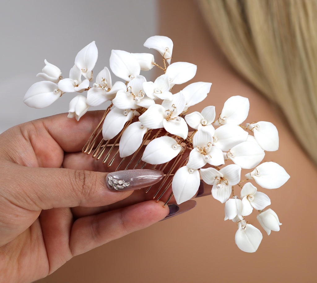 Ceramic Celestial Trillium White Flower Garden Hair comb, Bridal Hair piece, Bridal Hair Accessories, Wedding Hair Accessory.