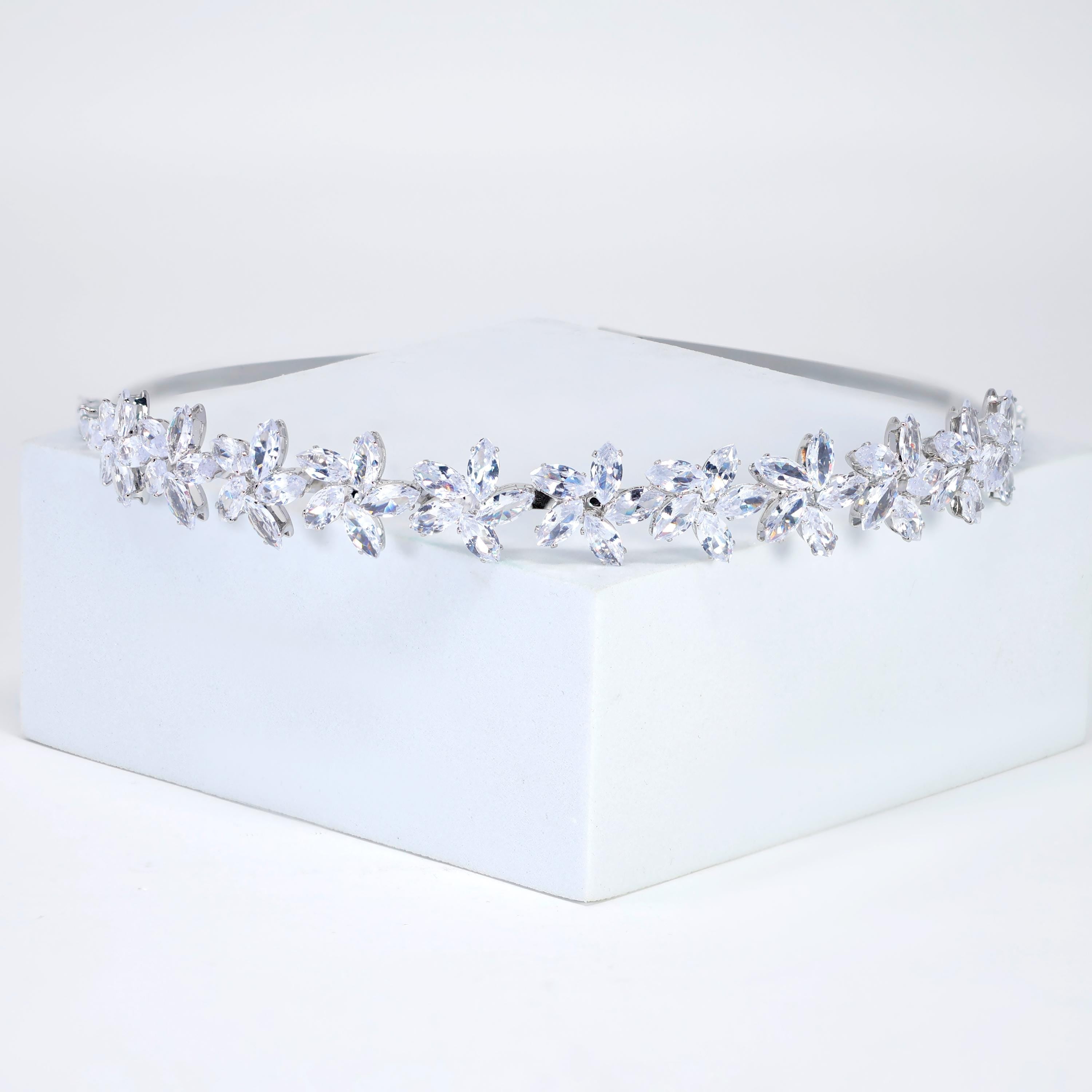 Swarovski Crystals Daisy Radiance Headband, Hair Vine Headband, Bridal Hair Vine, Rhinestone Headband, Delicate Headband, Hair accessories.