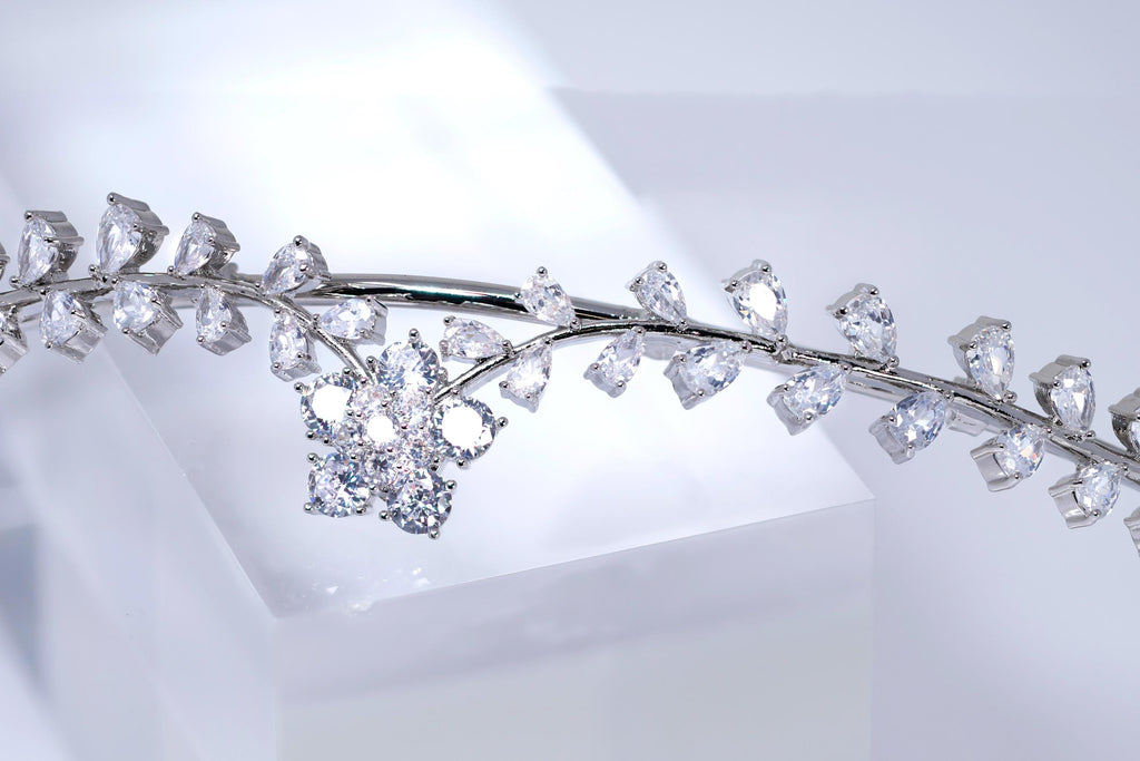 Cubic Zirconia Dainty Flower Surrounding Leaves Tiara, bridal Hair Accessories, crown crystal wedding Tiara For Bun Hairstyle.