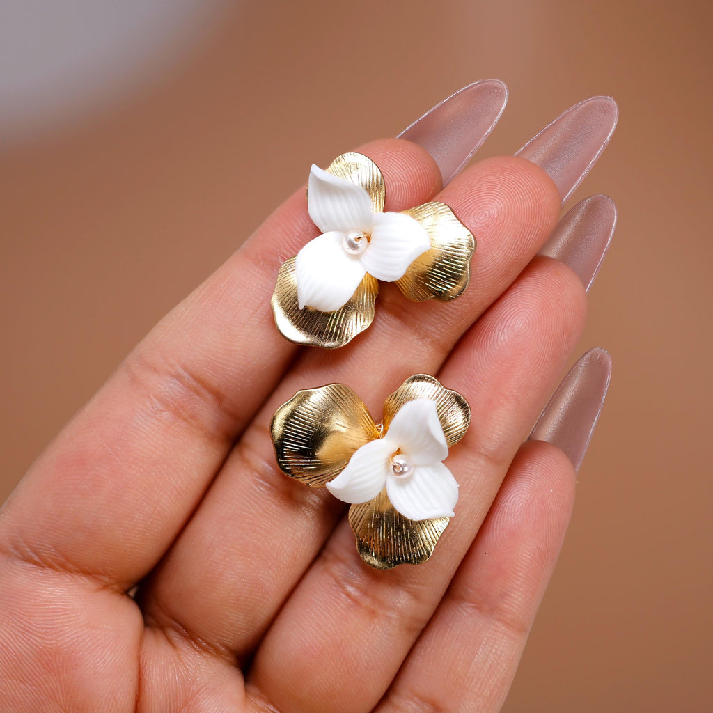 Golden Dreams With Floral Petals: Earring, Comb And Hair Pins (Set of 3) Wedding Hair Accessory