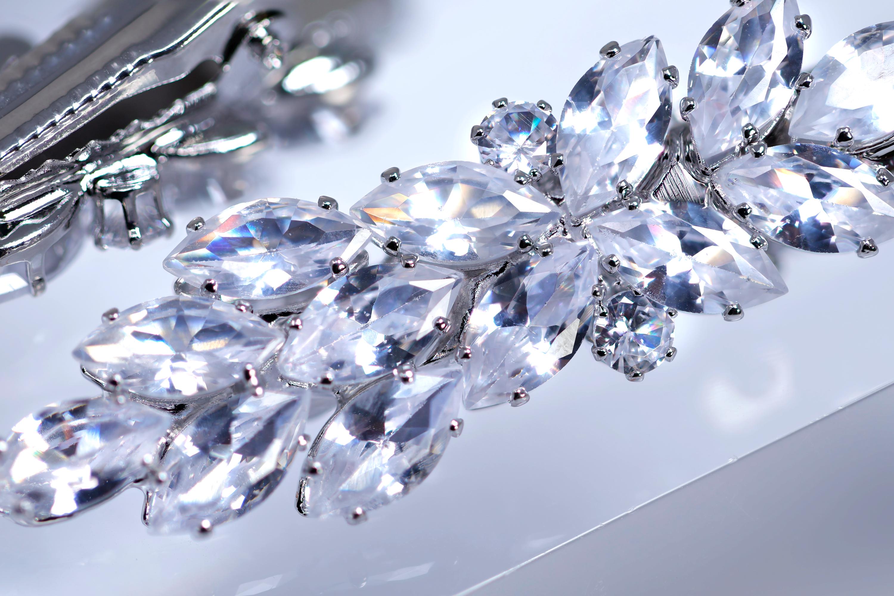 Set Of 2 Luxe Leaves Bridal Hair Clip, Bridesmaid Gift, Wedding Hair Accessory.