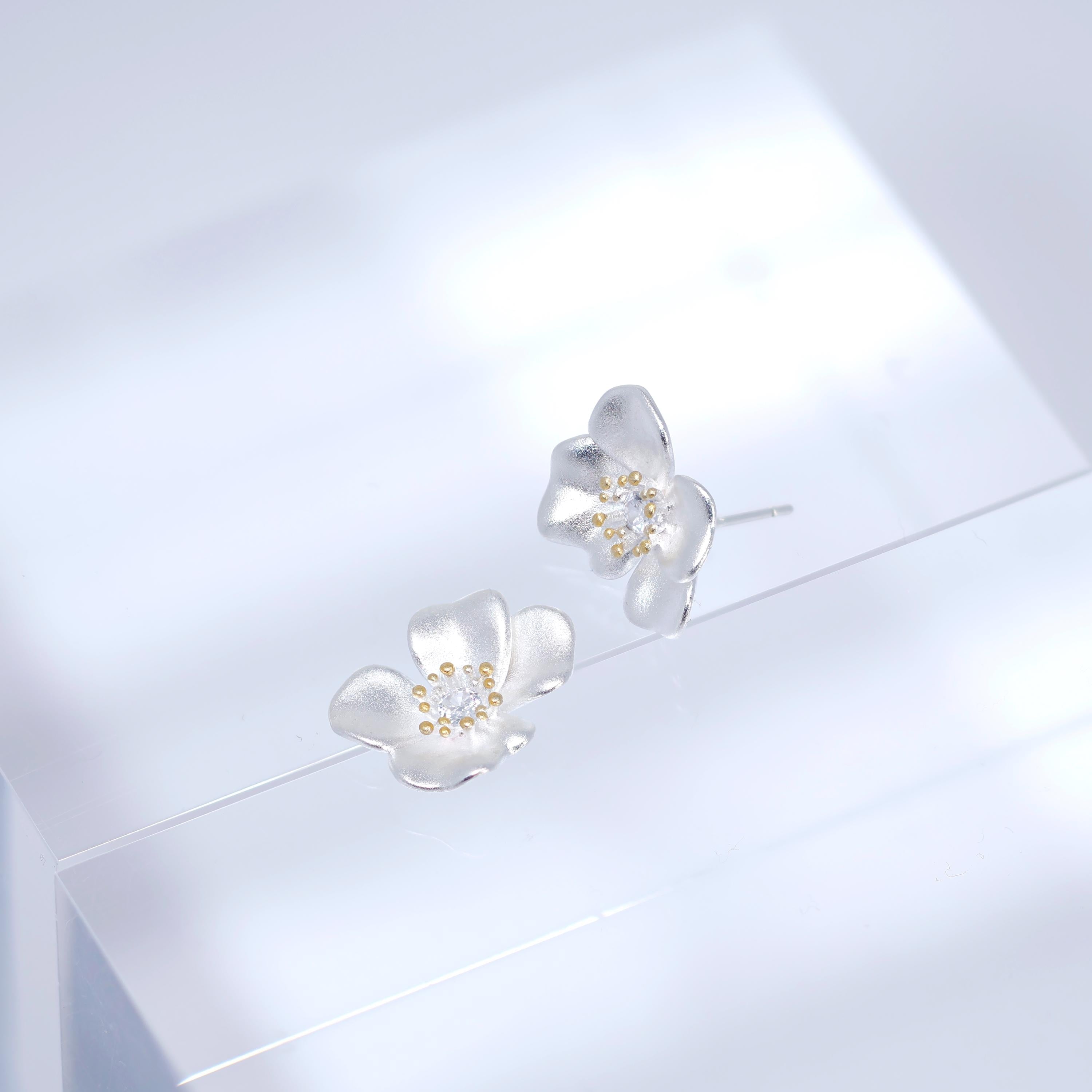 Cubic Zirconia Dainty Petal Crystal Flower Stud, Bridal Jewelry, Bridal Stud Earrings, Crystal Bridal Earrings, Statement Earrings Cz