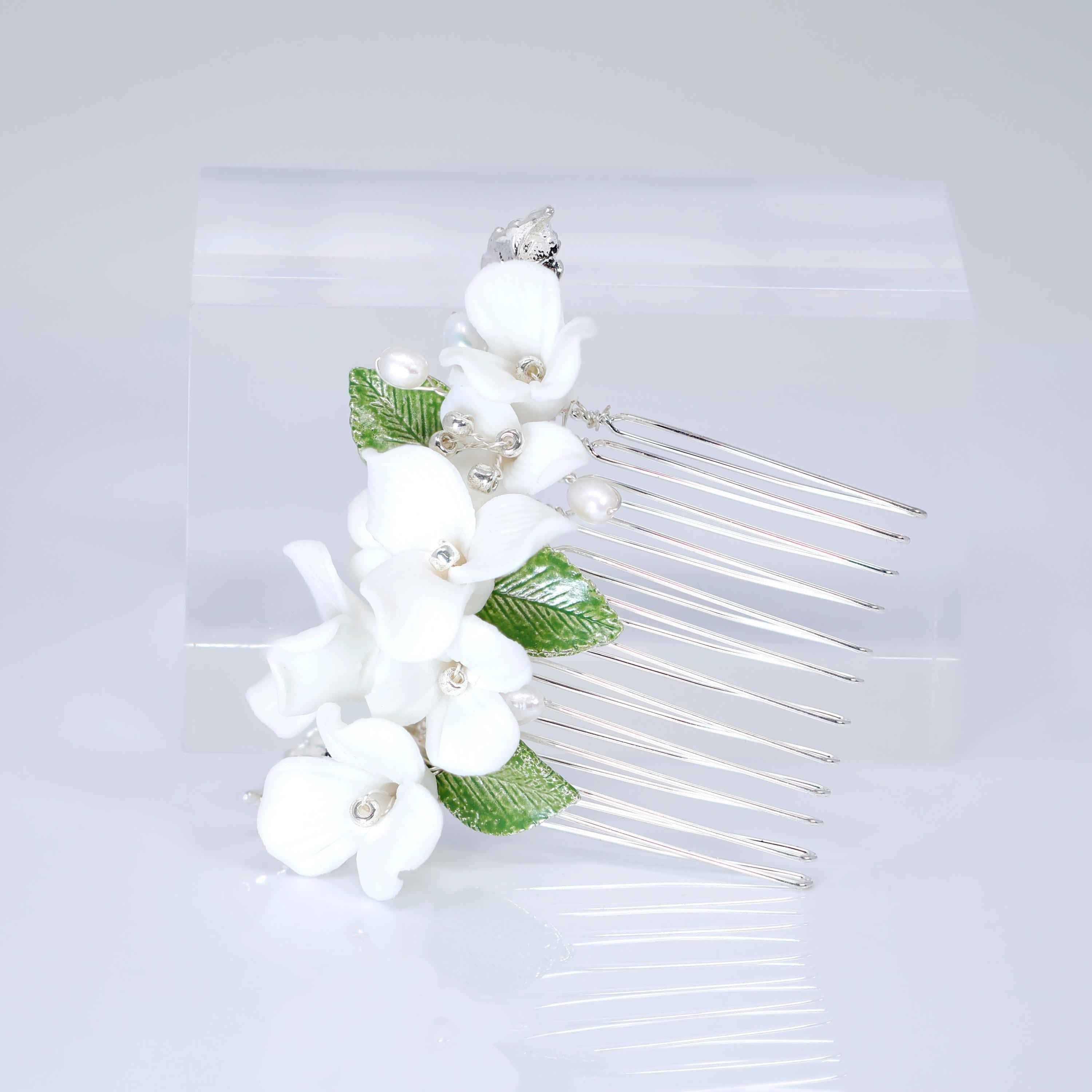 Porcelain White flower Freshwater Pearl Garden Lily Hair Comb, Bridal Hair piece, Wedding Hair Accessory.