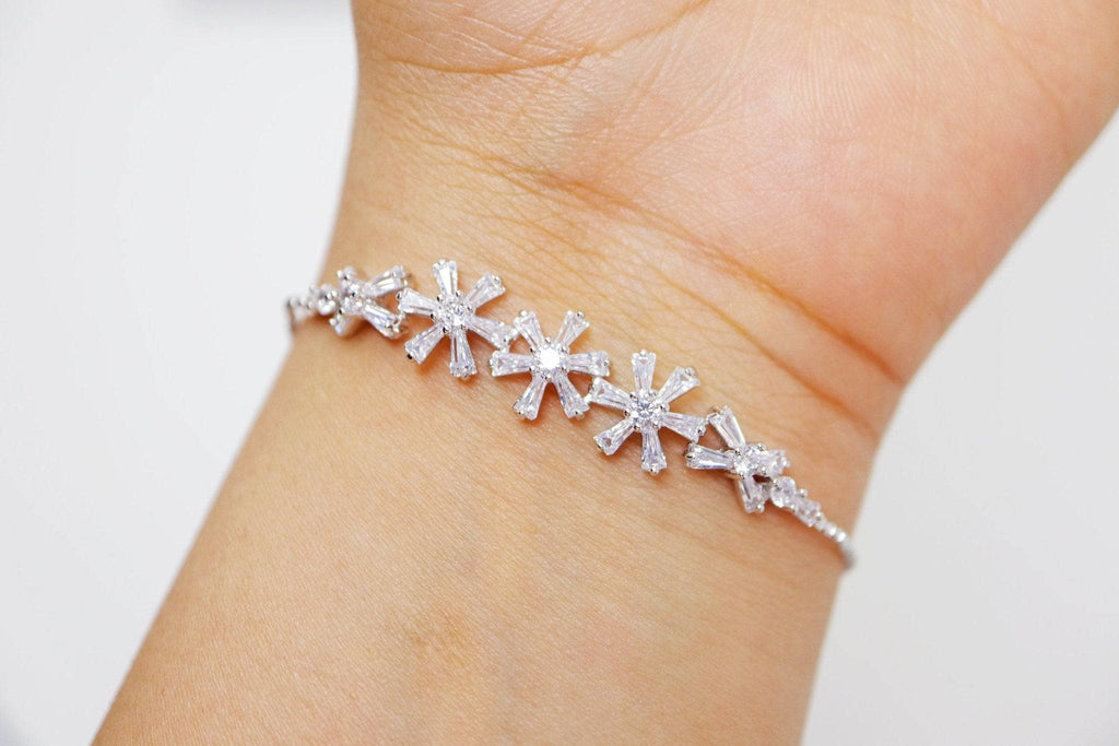 Cubic Zirconia Flower Diamond Drop Crystal Bracelet, Diamond Bracelet, Bridal Jewelry, Bridesmaid Gift, Statement Bracelet.