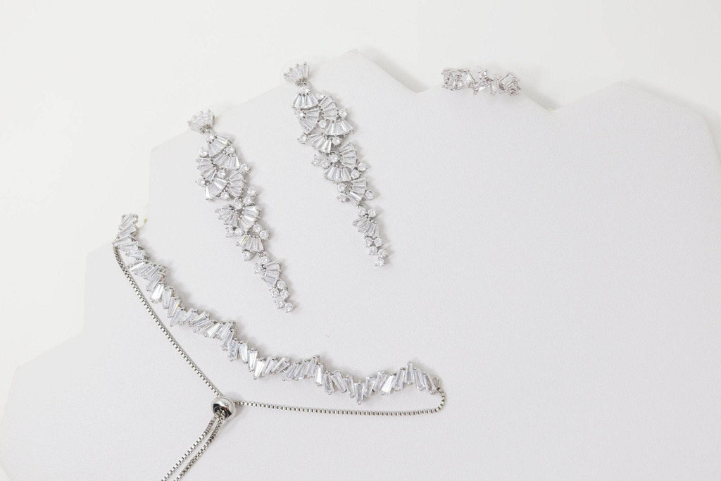 Cubic Zirconia, Flower Long Dangle Crystal, Diamond Earrings, Long Bridal Jewelry set , Bridal Earrings, Bridal Earrings, Statement Earrings