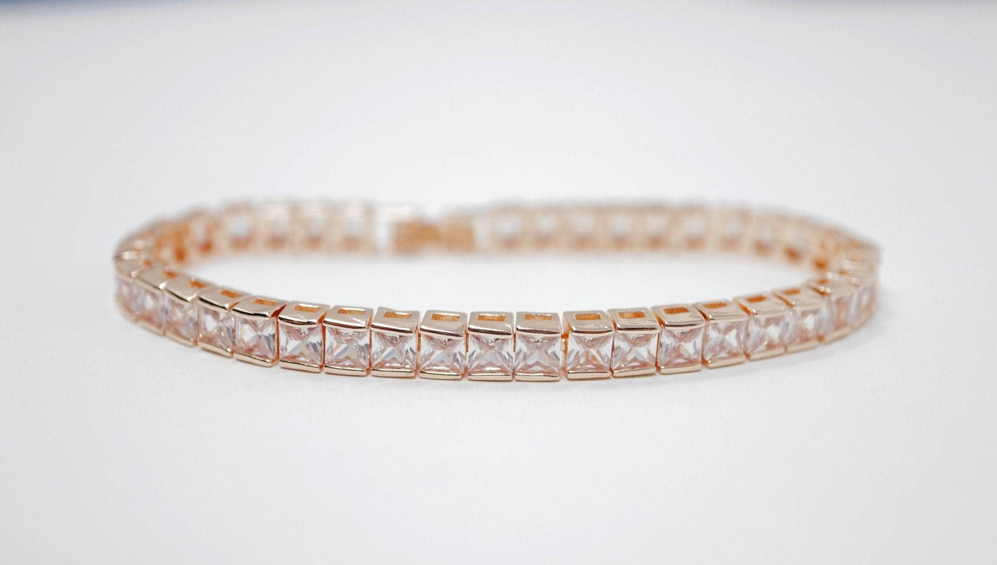 Dainty Bracelet , Crystal Bracelet, Delicate Bracelet, Bracelet Femme, Wedding Bracelet, Bridesmaid Gift, Bride Bracelet, Bridal Bracelet.
