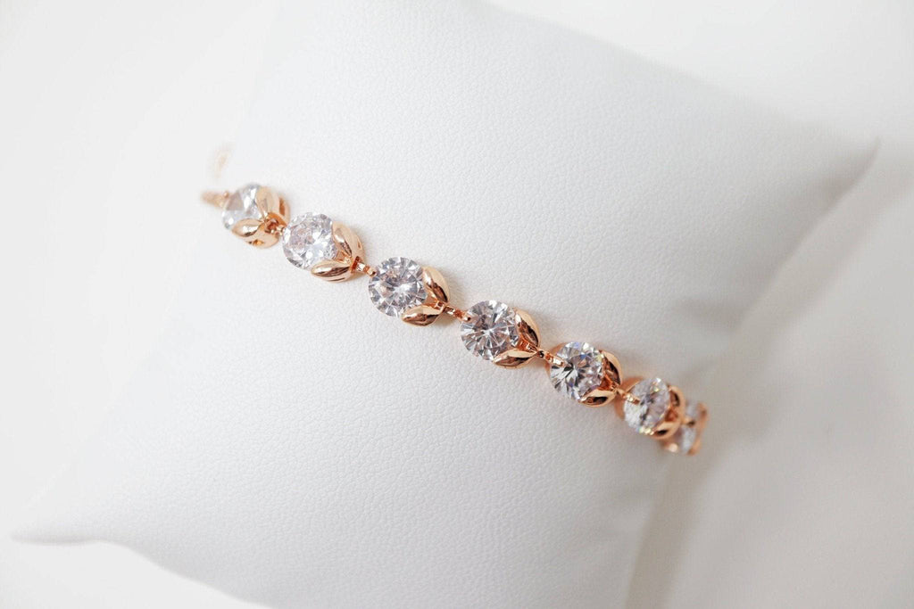 Floral Dainty Bracelet, Delicate Bracelet, Bracelet Femme, Wedding Bracelet, Bridesmaid Gift, Bride Bracelet, Bridal Bracelet, CZ bracelet.